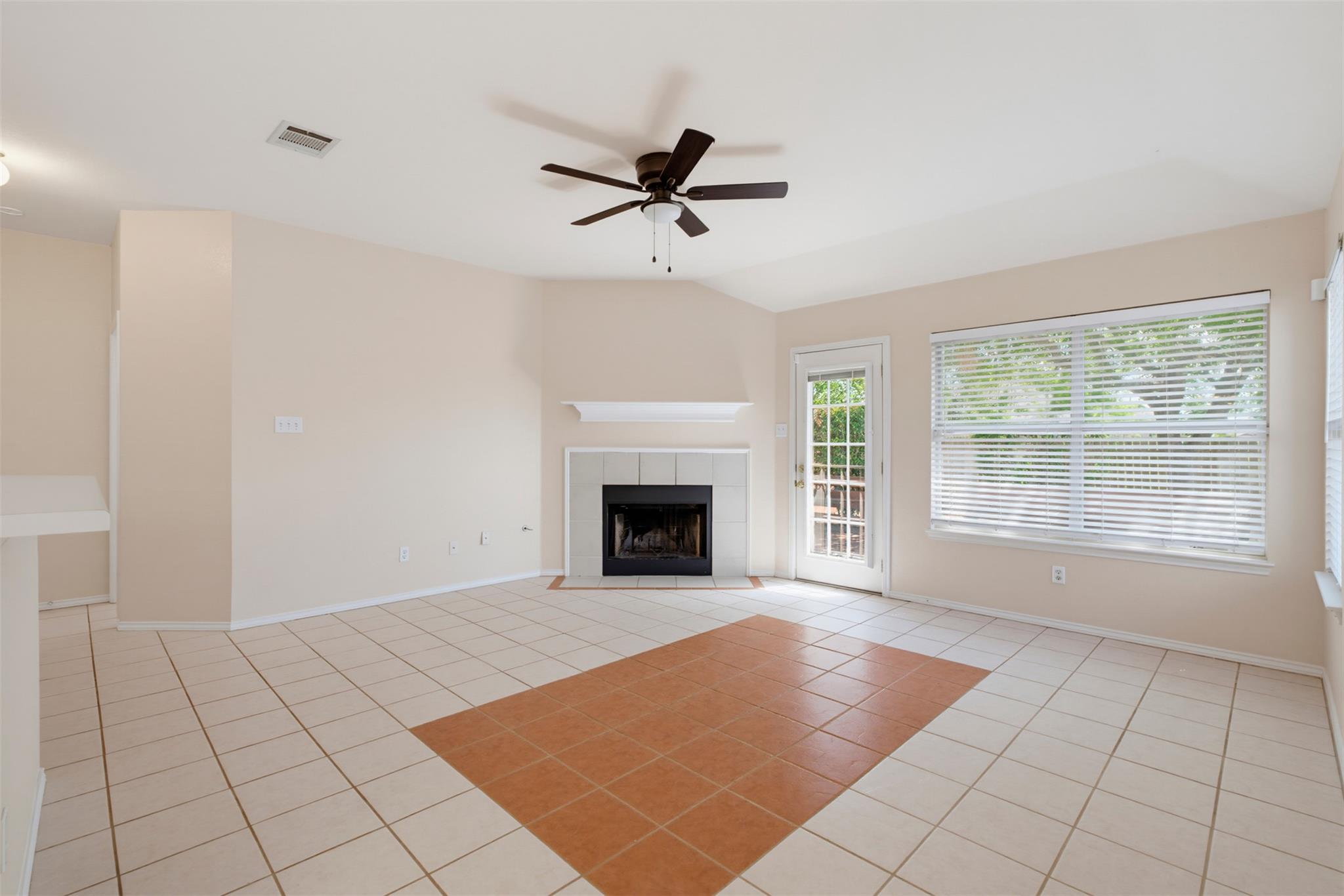 3705 Crownover St Property Photo 10