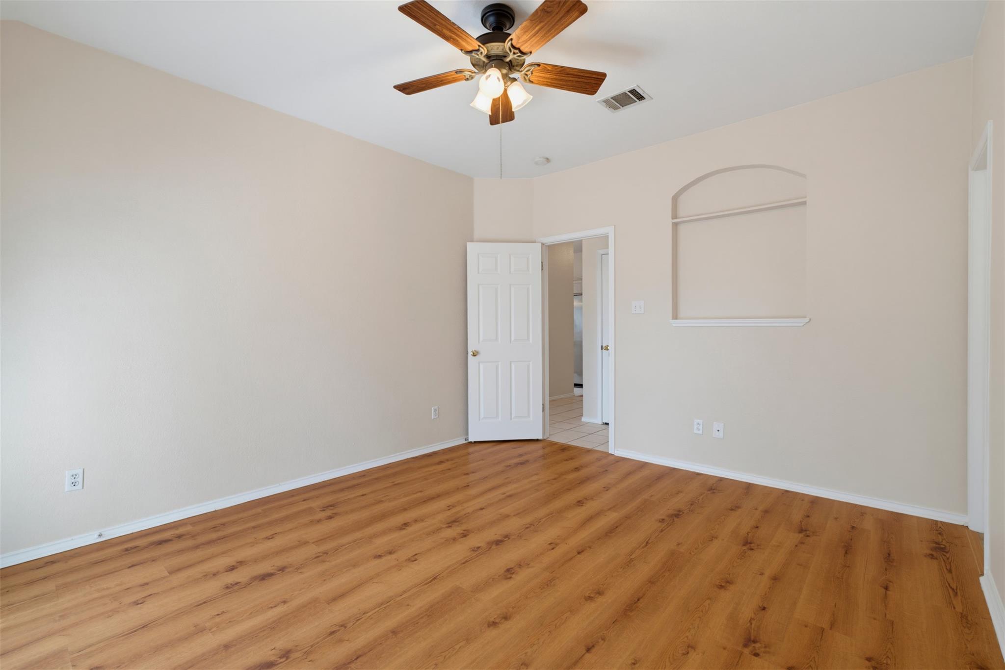 3705 Crownover St Property Photo 14