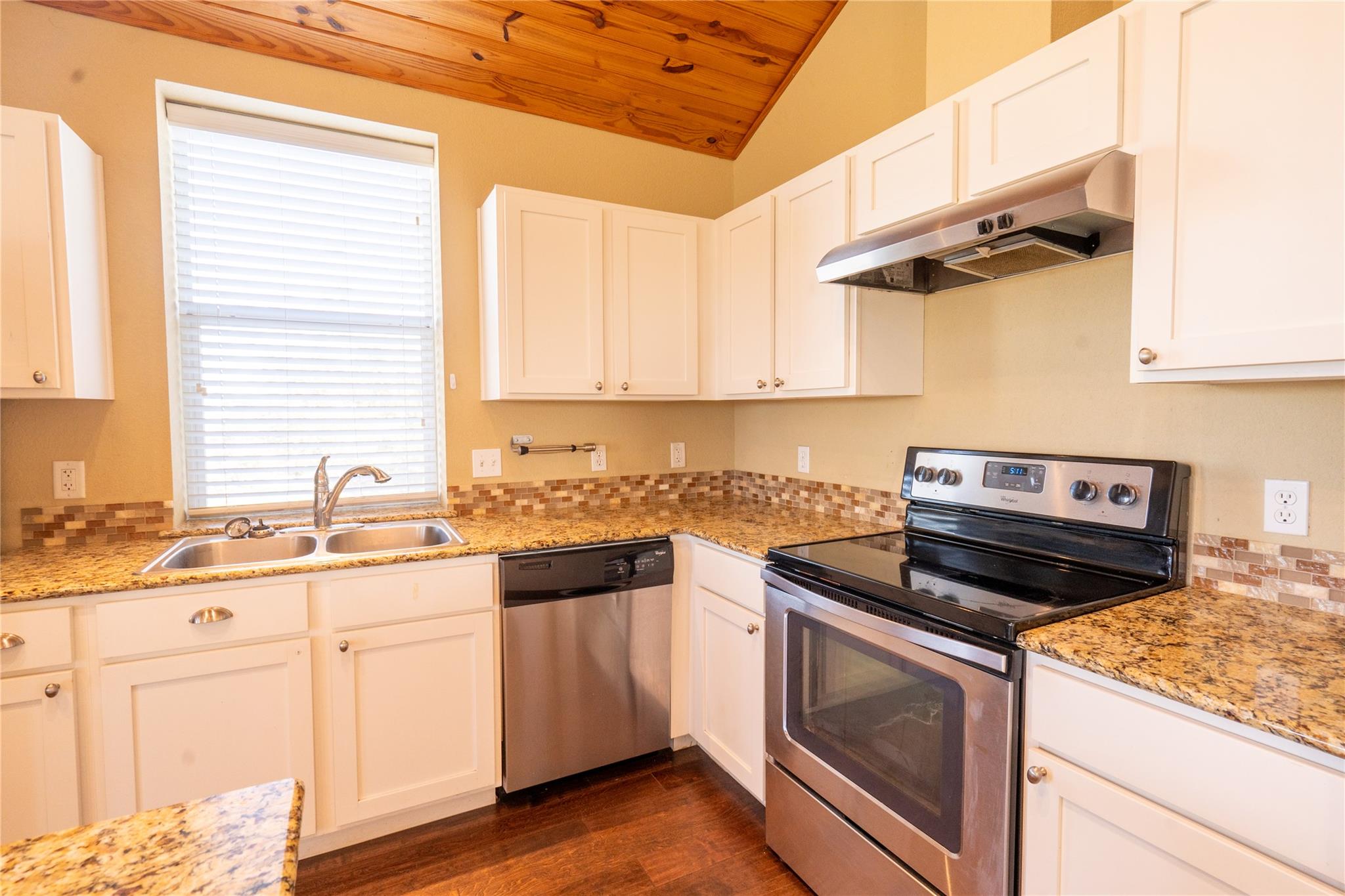 1050 County Road 129 None #b Property Photo 9