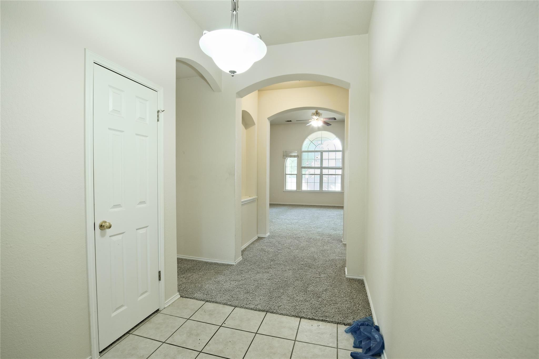 704 Thrush Dr Property Photo 3