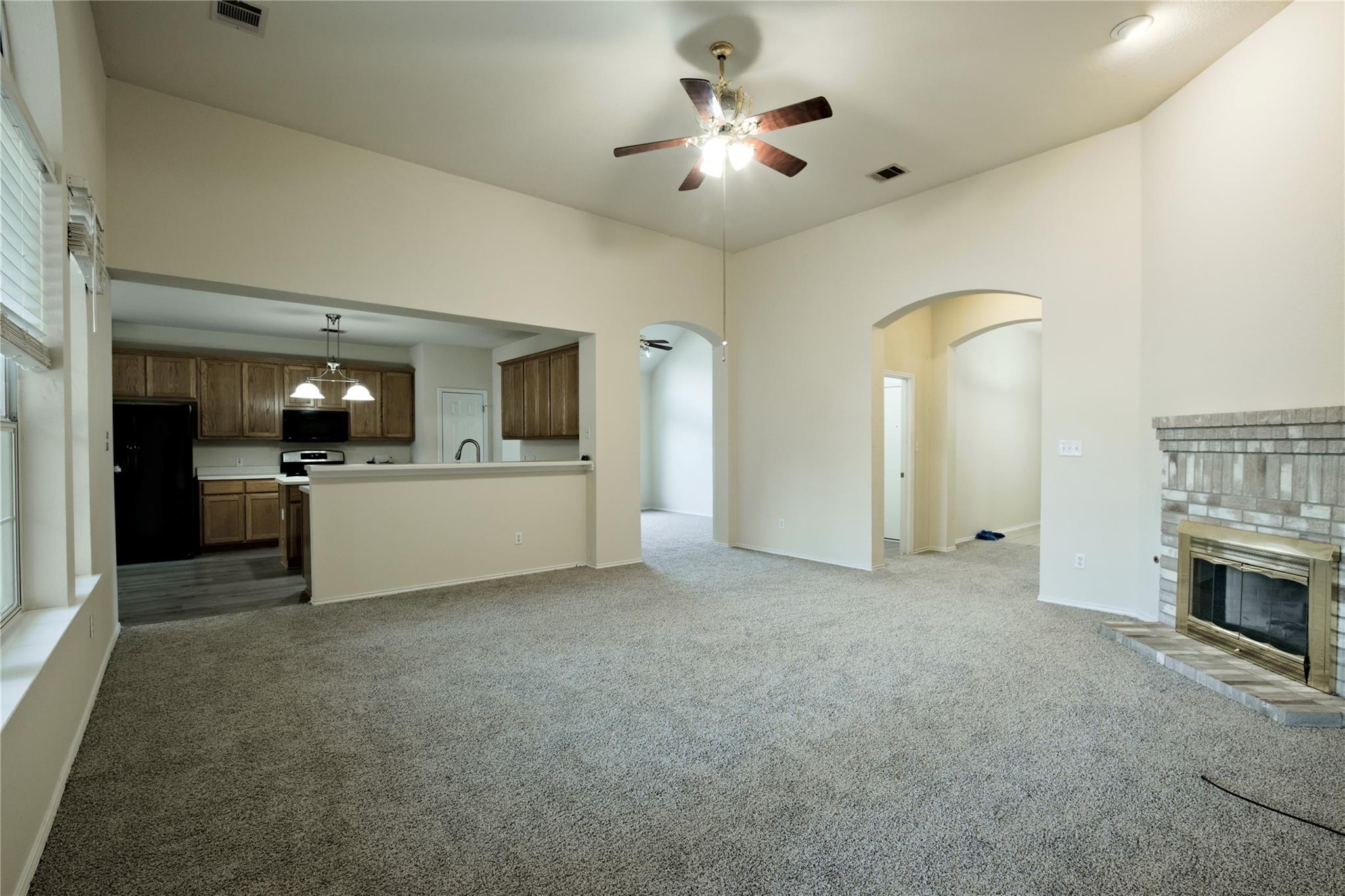 704 Thrush Dr Property Photo 5