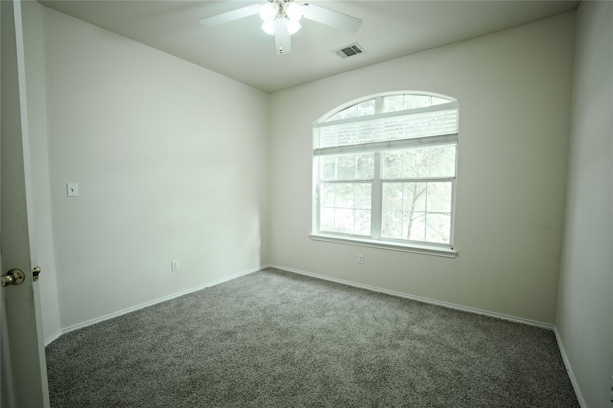704 Thrush Dr Property Photo 18