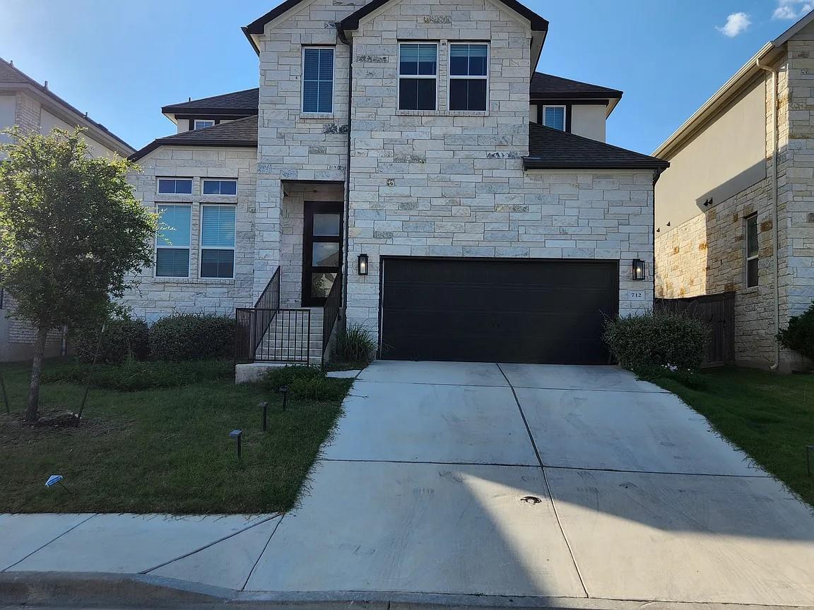 712 Pinnacle View Dr Property Photo 1