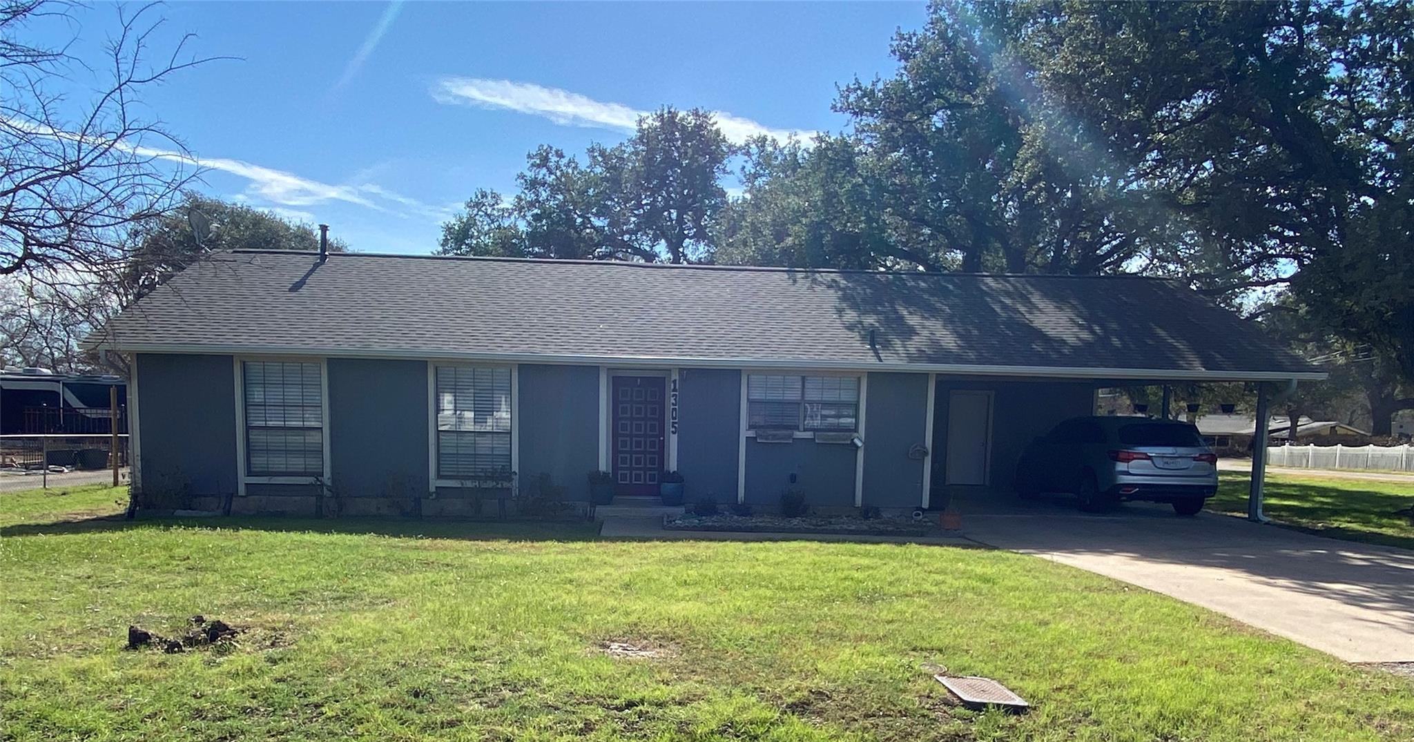 1305 E Main St Property Photo