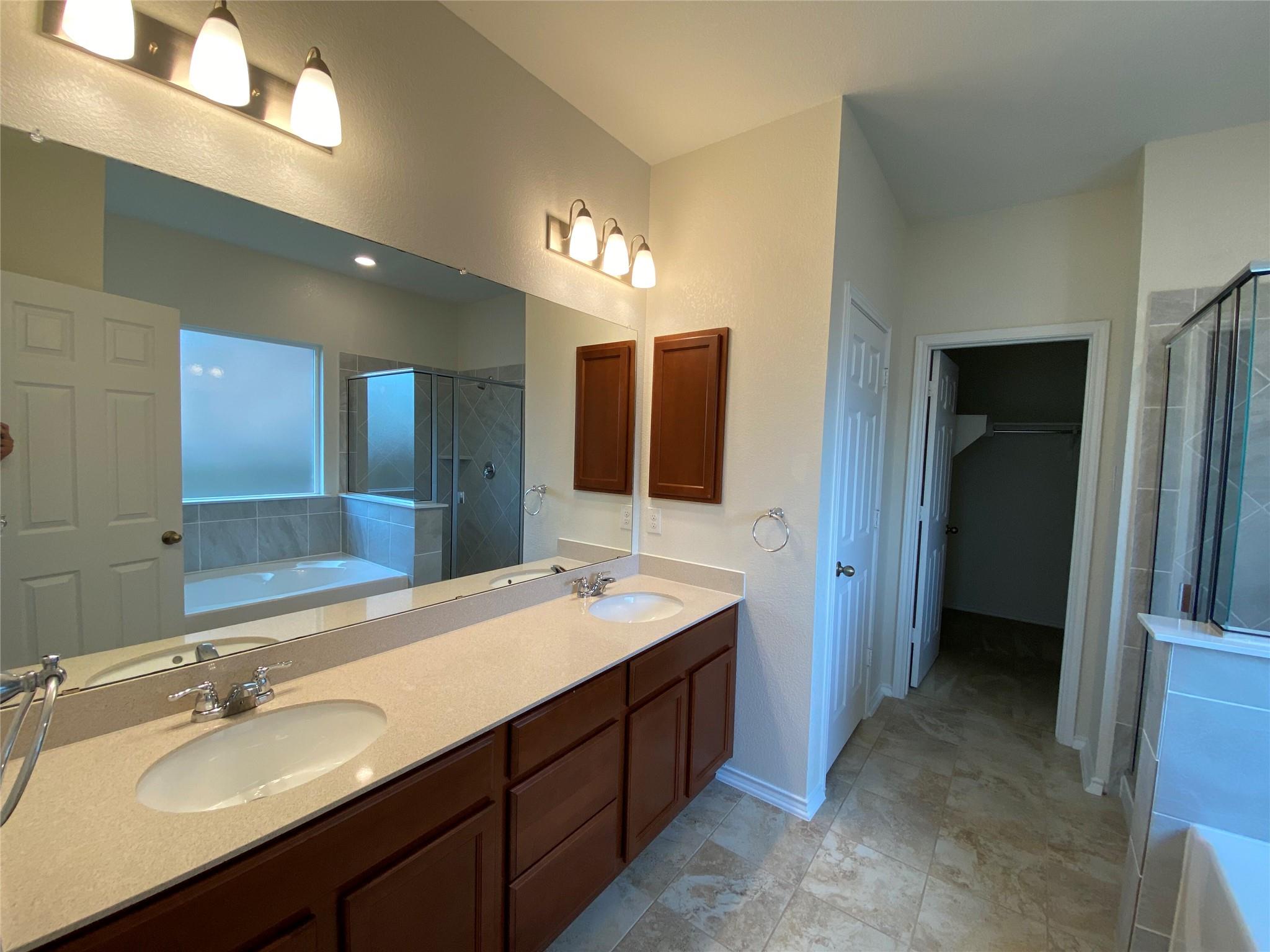 1313 Arbor Acres Loop Property Photo 8