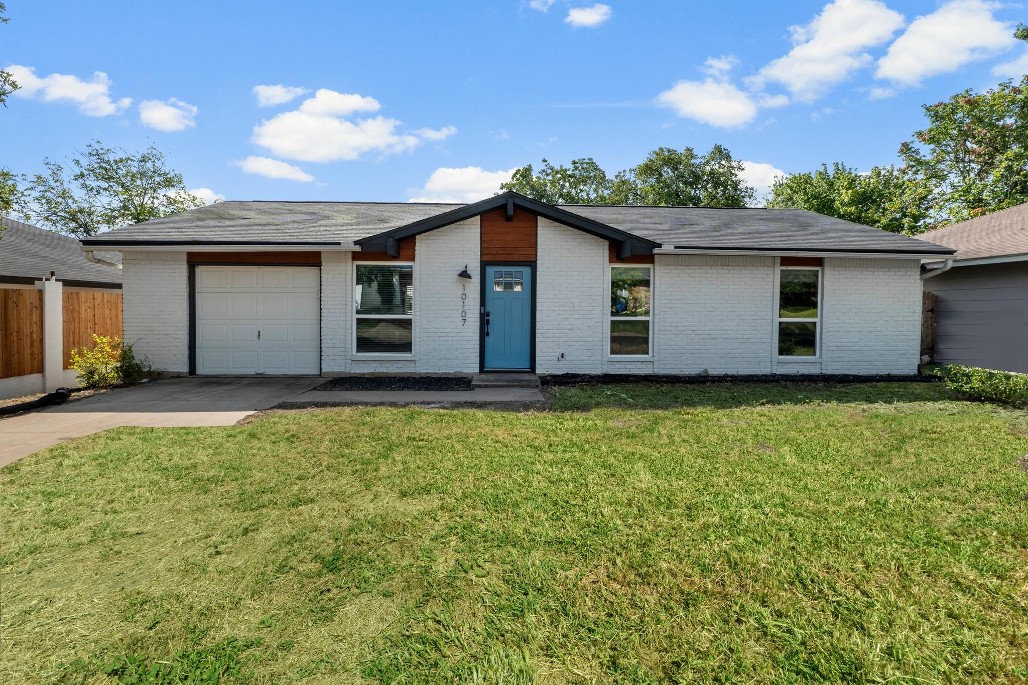 10107 Floyd Dr Property Photo 1