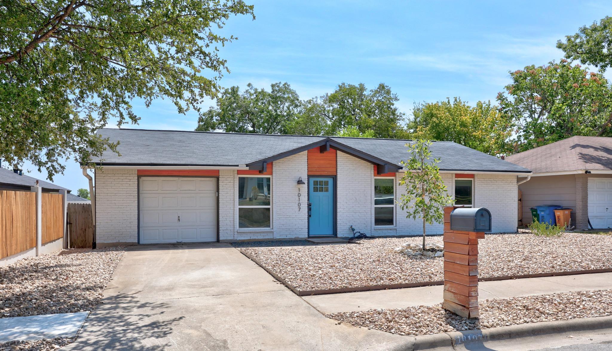 10107 Floyd Dr Property Photo 3