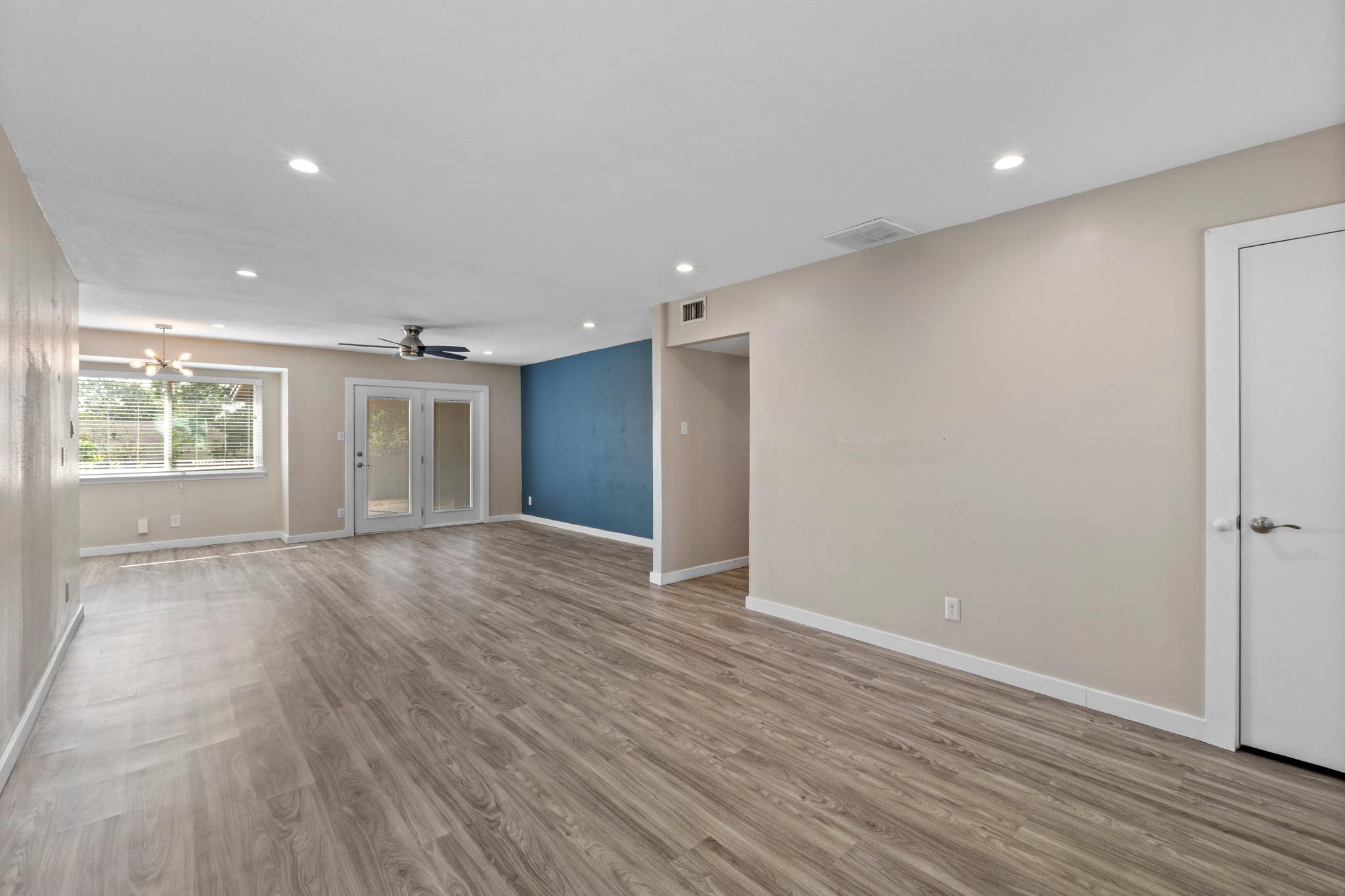10107 Floyd Dr Property Photo 5