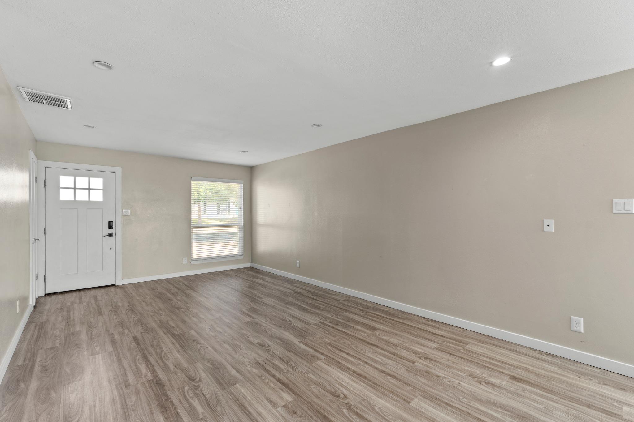 10107 Floyd Dr Property Photo 6