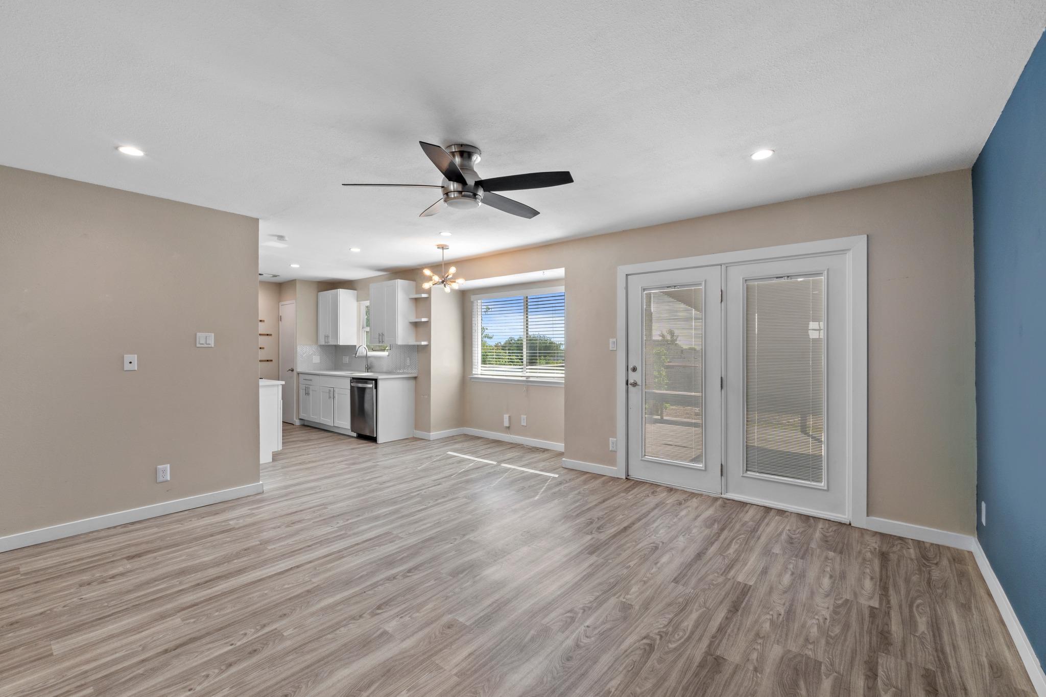 10107 Floyd Dr Property Photo 7