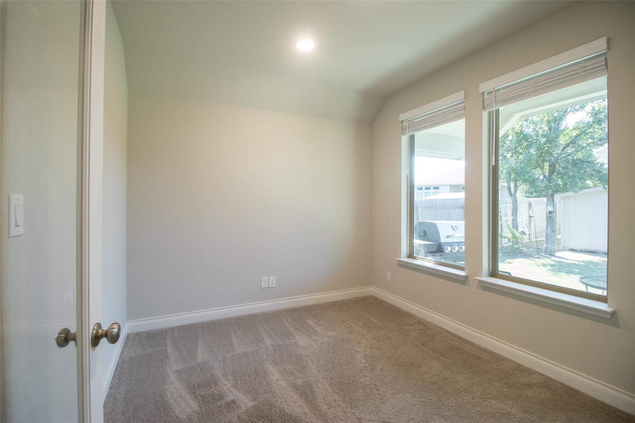 249 Rosebush Dr Property Photo 24