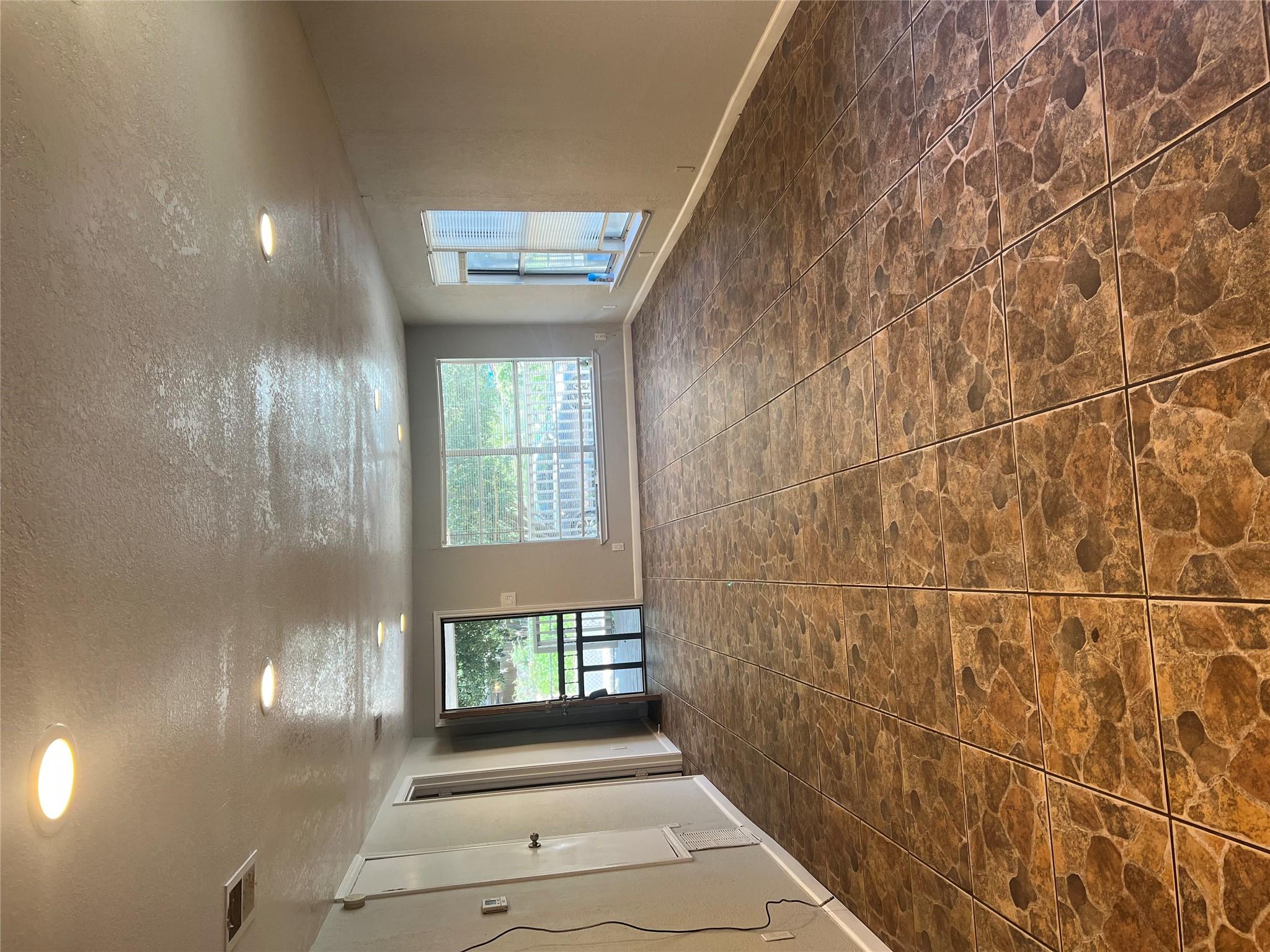 6405 Torres St Property Photo 3