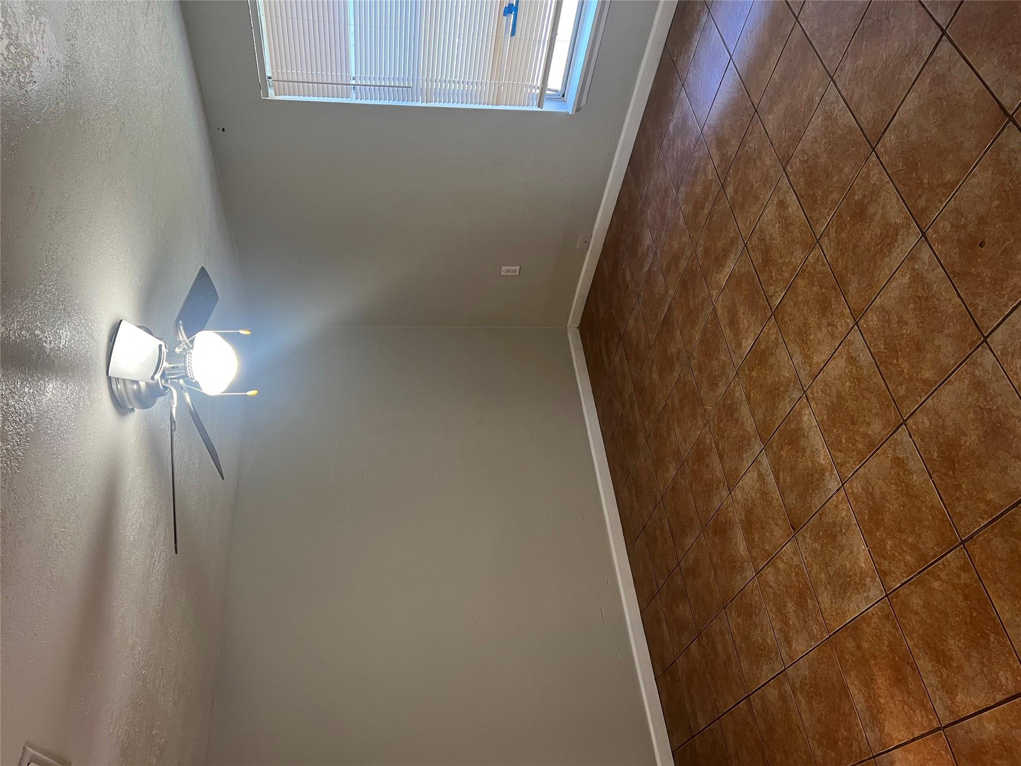 6405 Torres St Property Photo 7
