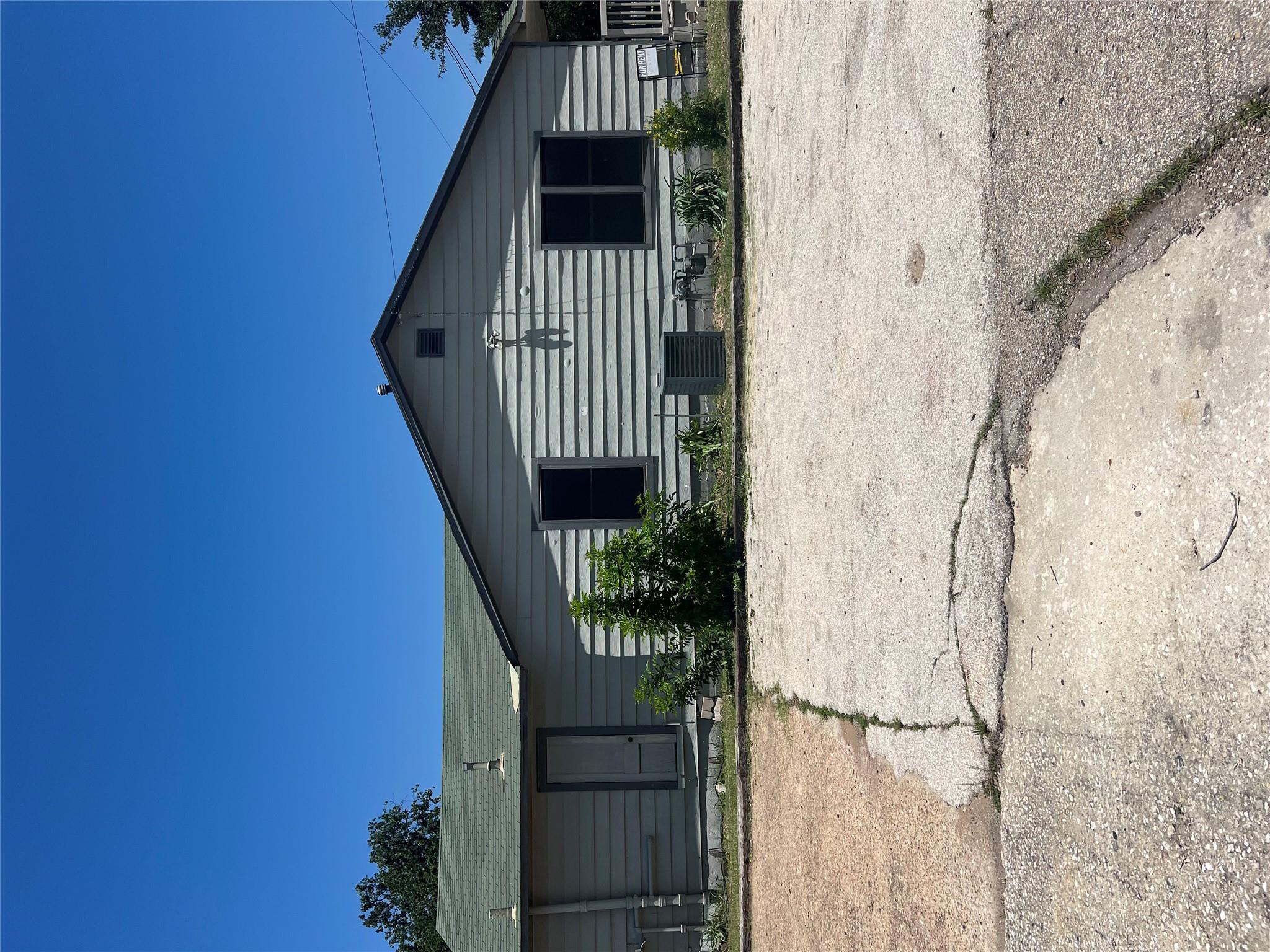 6405 Torres St Property Photo 15
