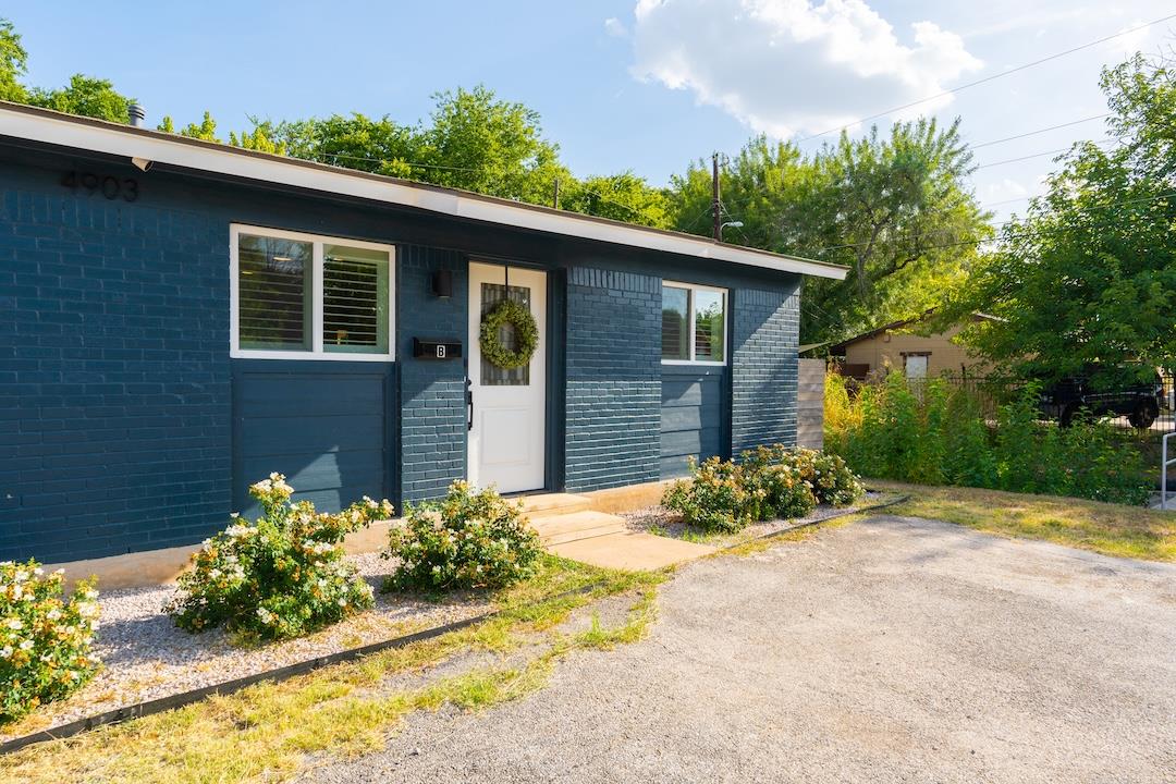 4903 Richmond Ave #B Property Photo 1