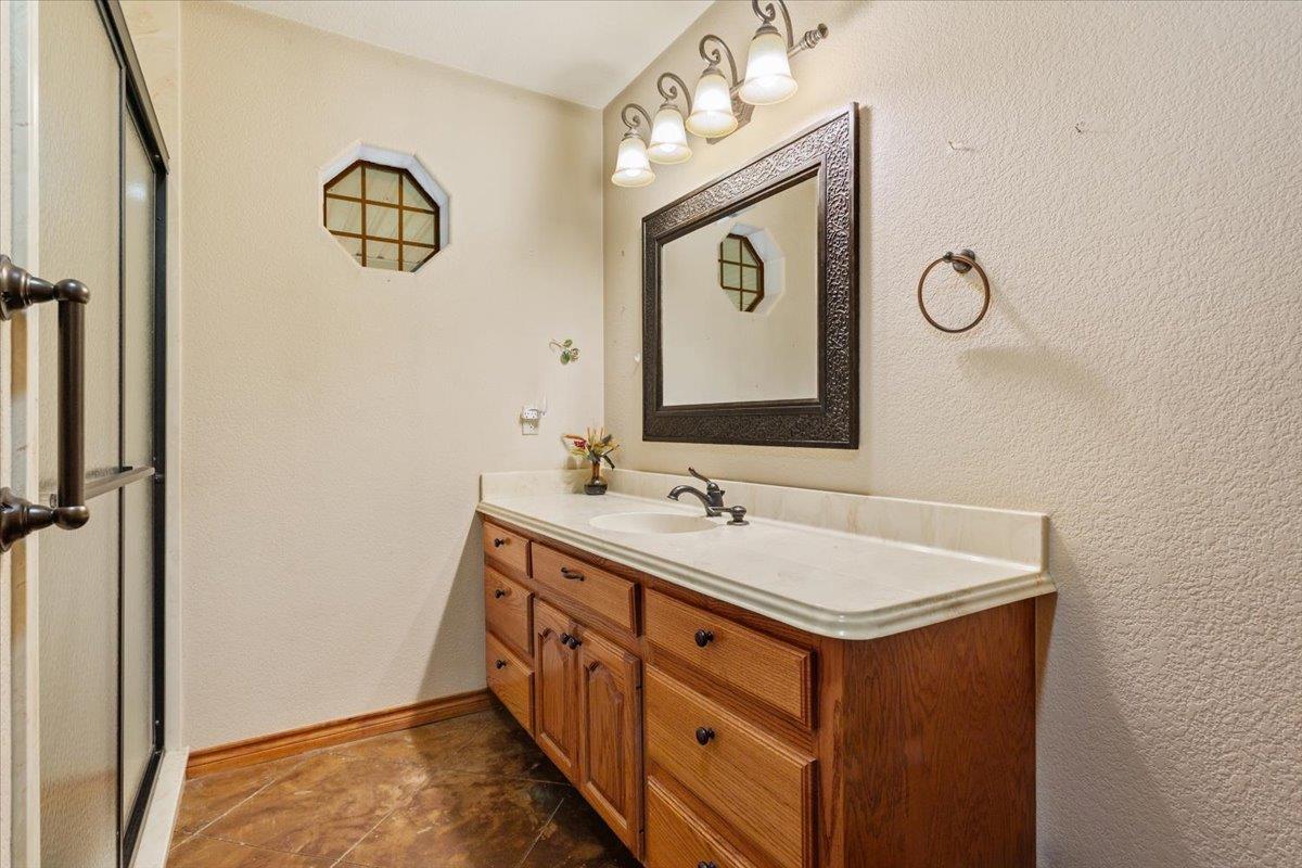 860 Lcr 794 None Property Photo 28