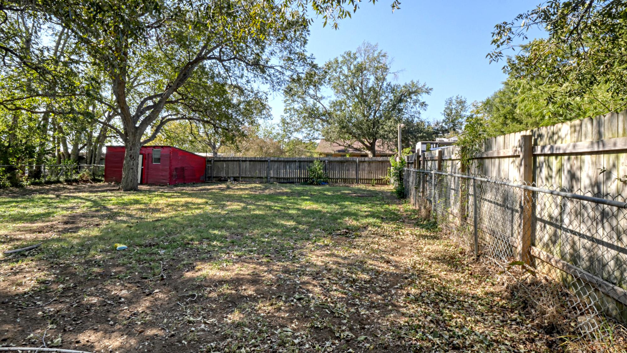 509 N Hill St Property Photo 32