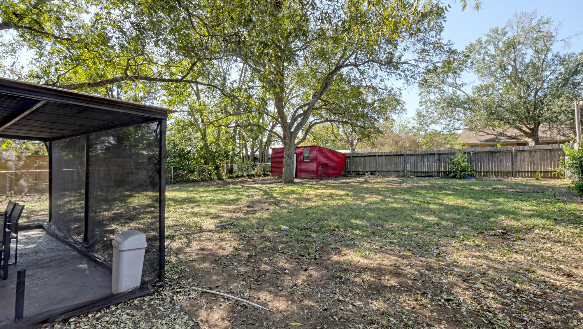 509 N Hill St Property Photo 33