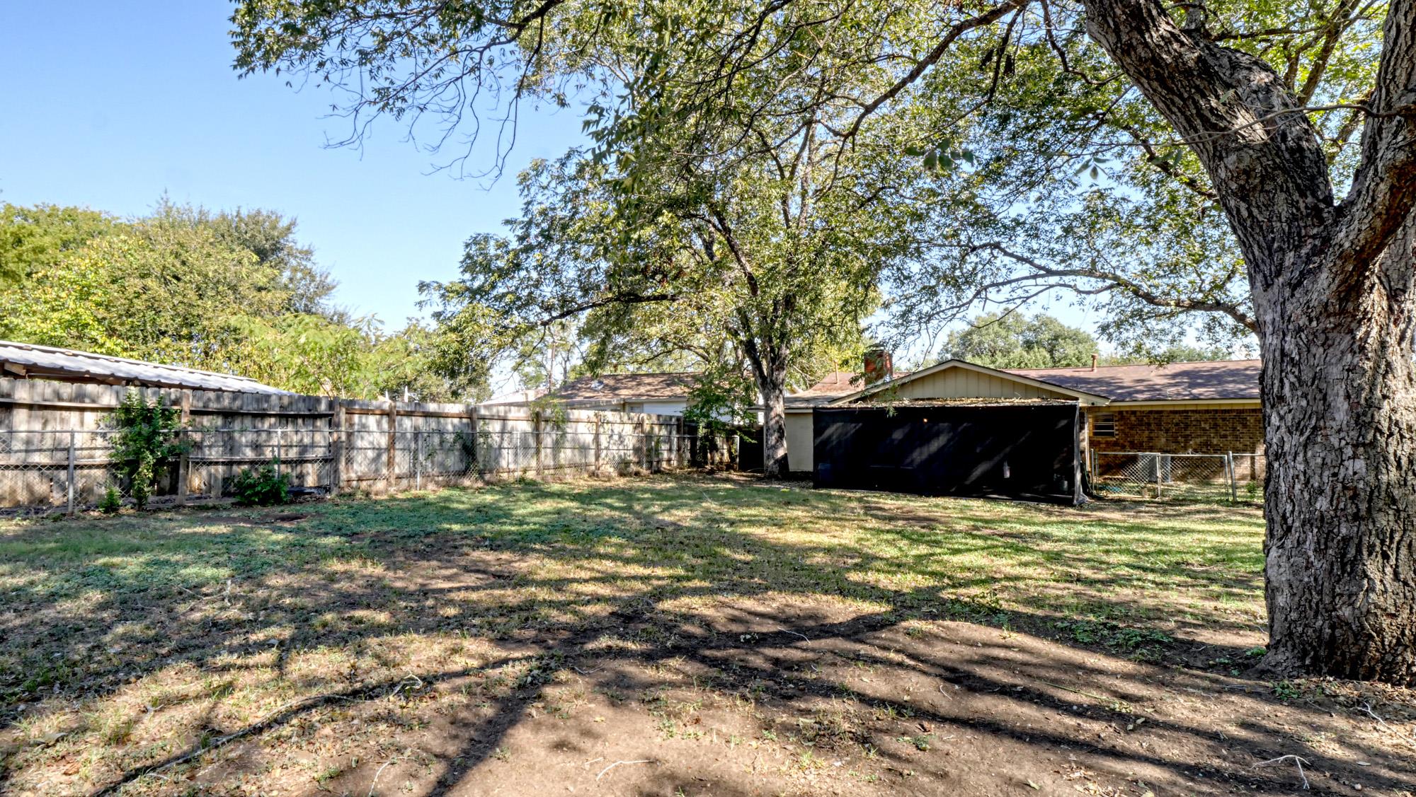 509 N Hill St Property Photo 35