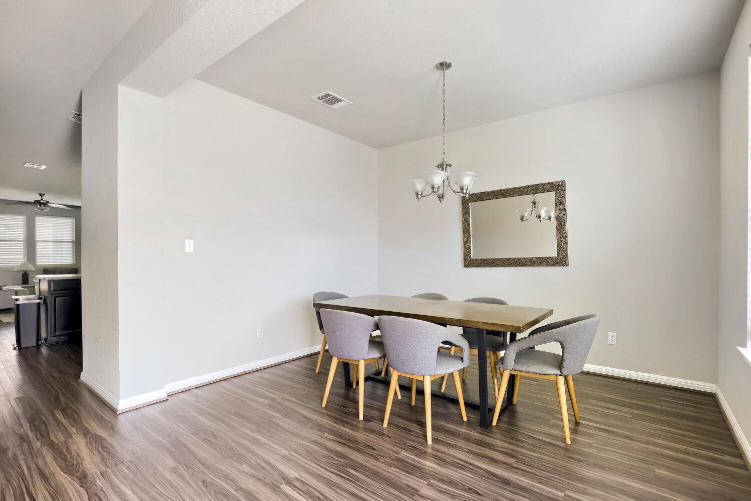 5547 Bellissima Way Property Photo 4