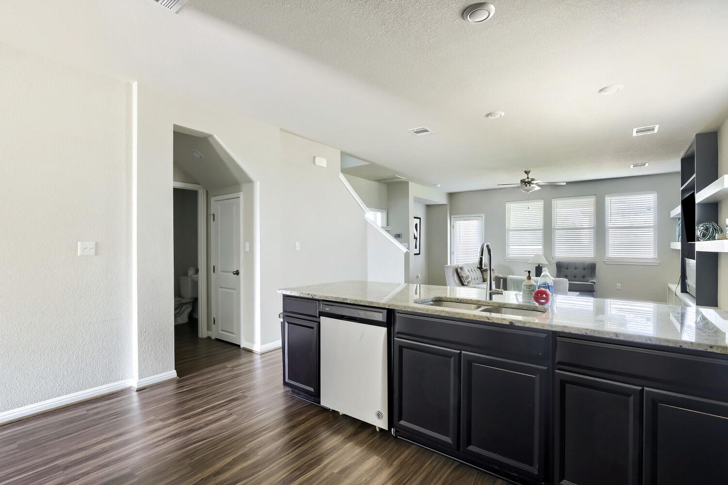 5547 Bellissima Way Property Photo 6