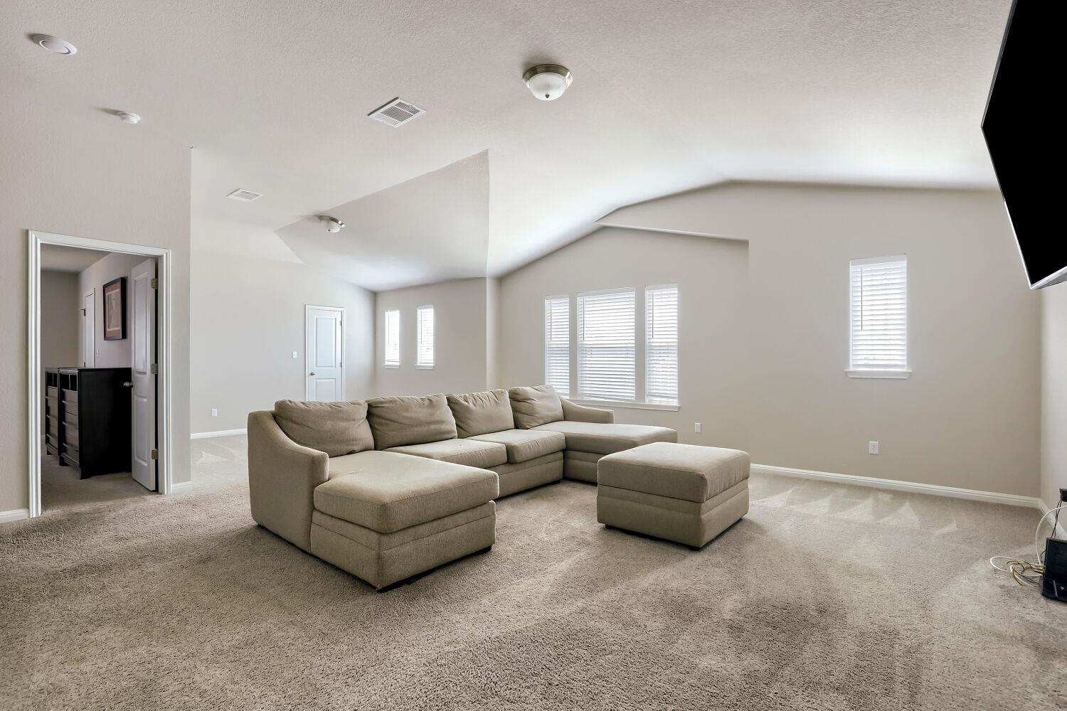 5547 Bellissima Way Property Photo 7
