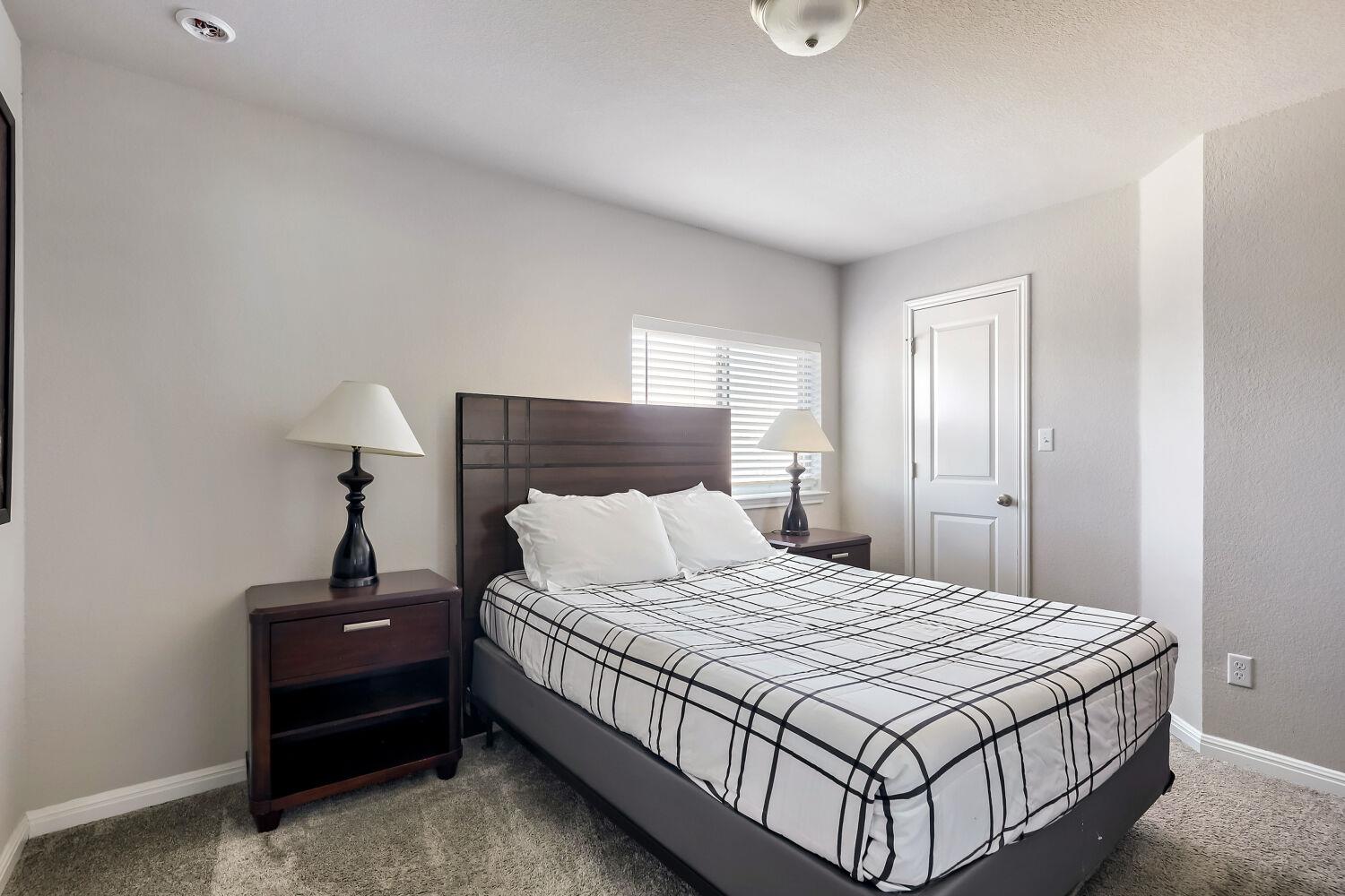 5547 Bellissima Way Property Photo 12