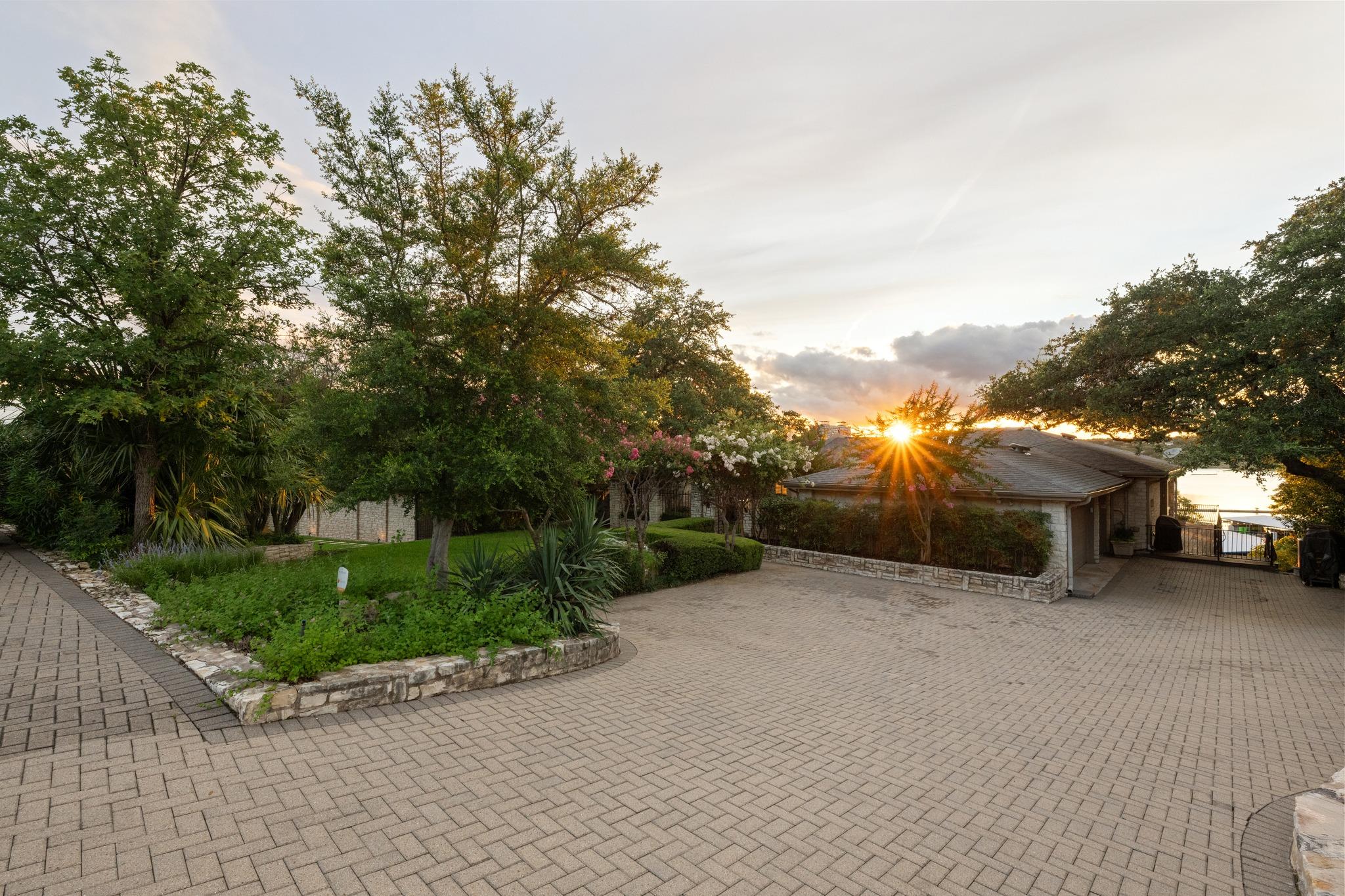 1005 Challenger None Property Photo 10