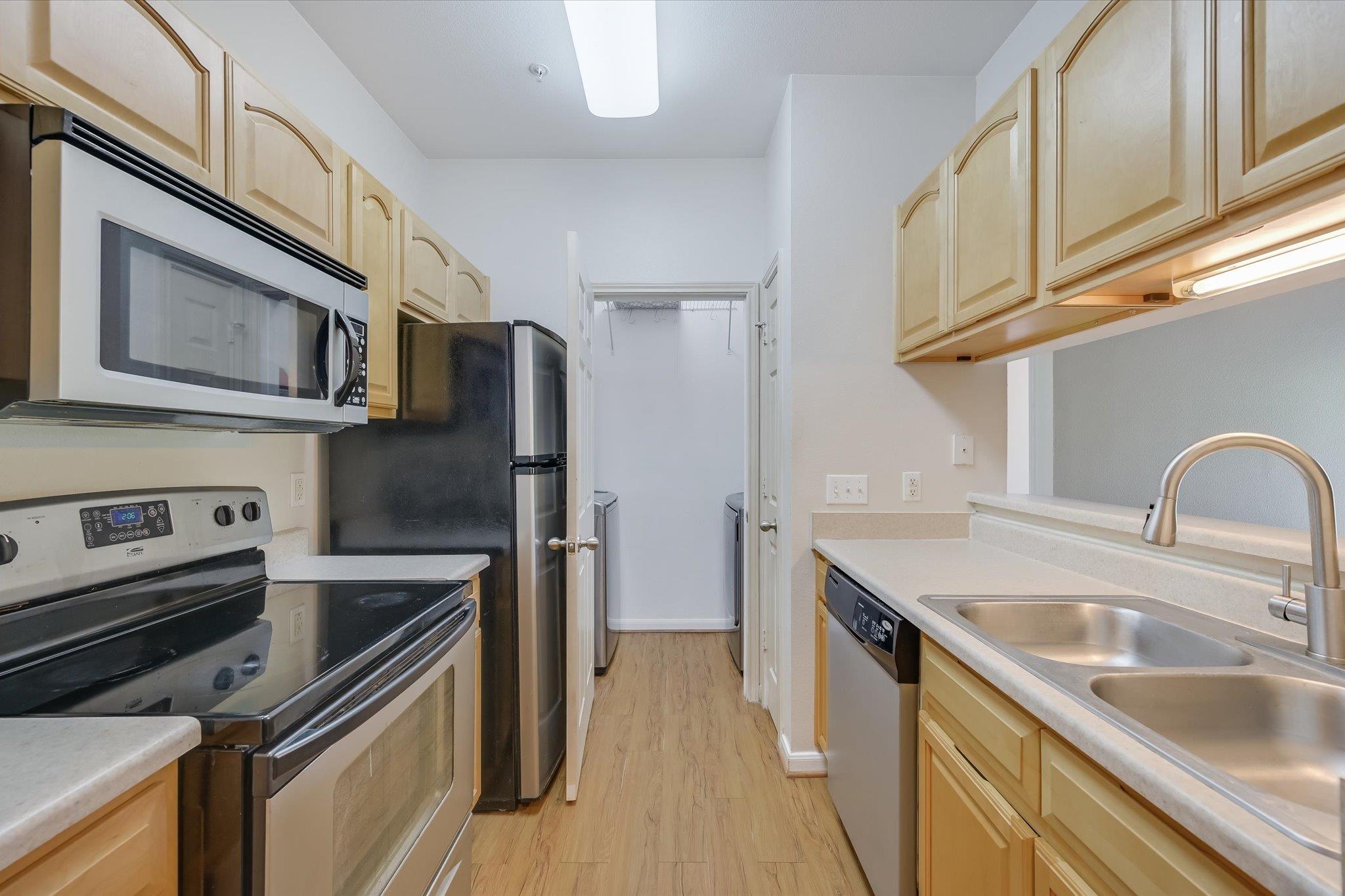 12166 Metric Blvd #257 Property Photo 8