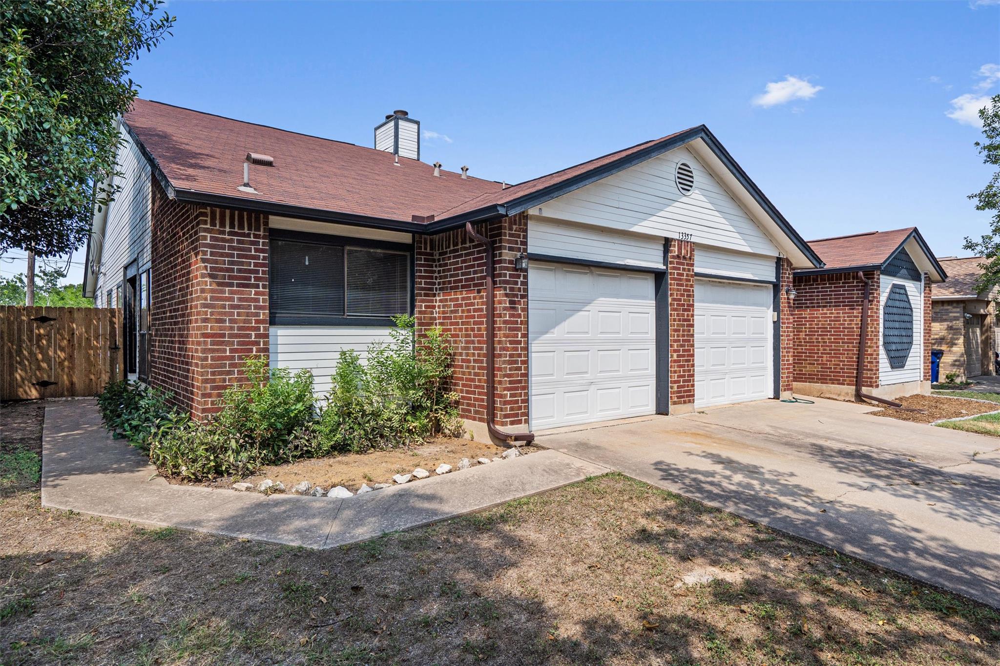 13357 Water Oak Ln #b Property Photo 2