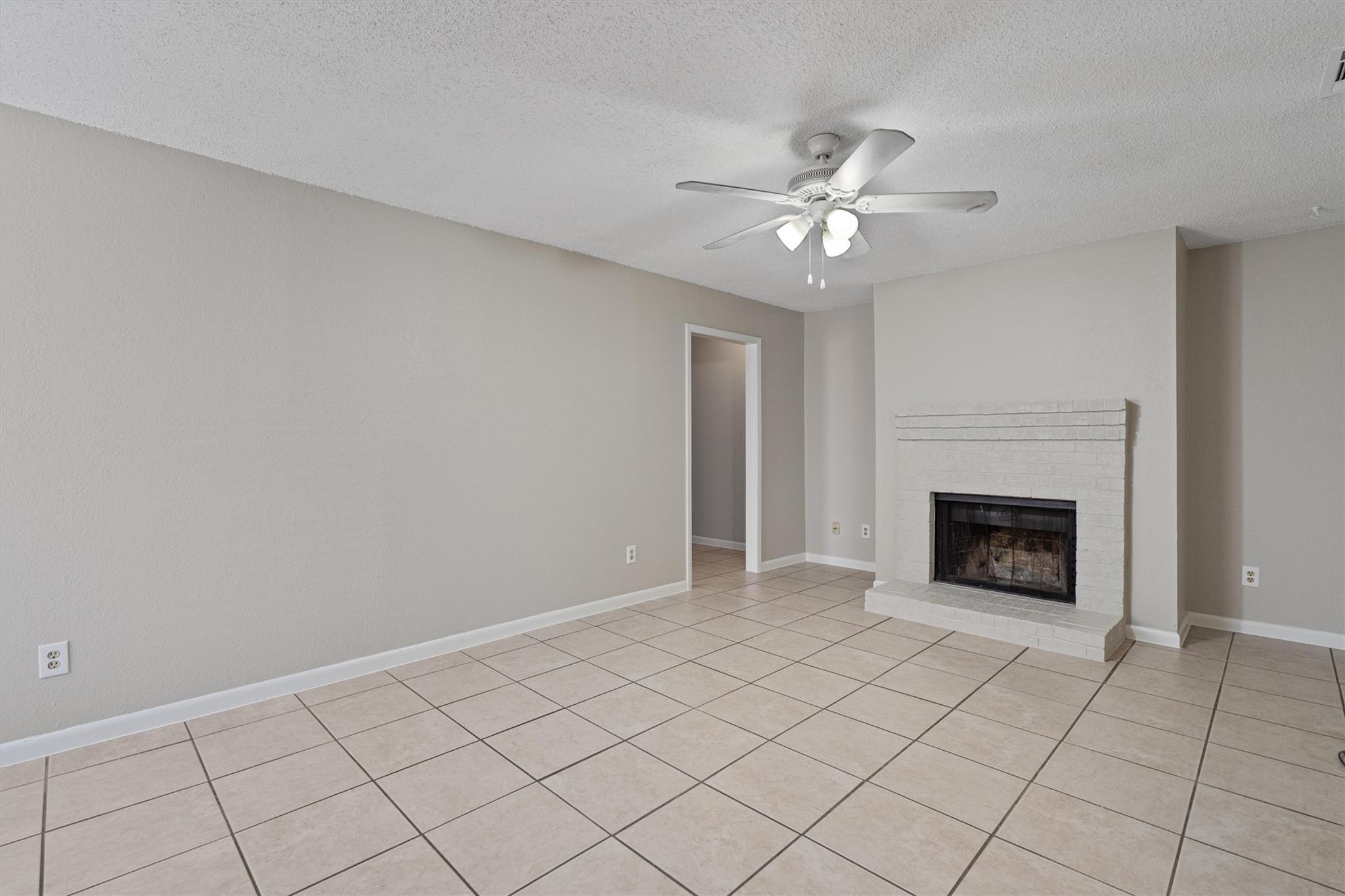 13357 Water Oak Ln #b Property Photo 6