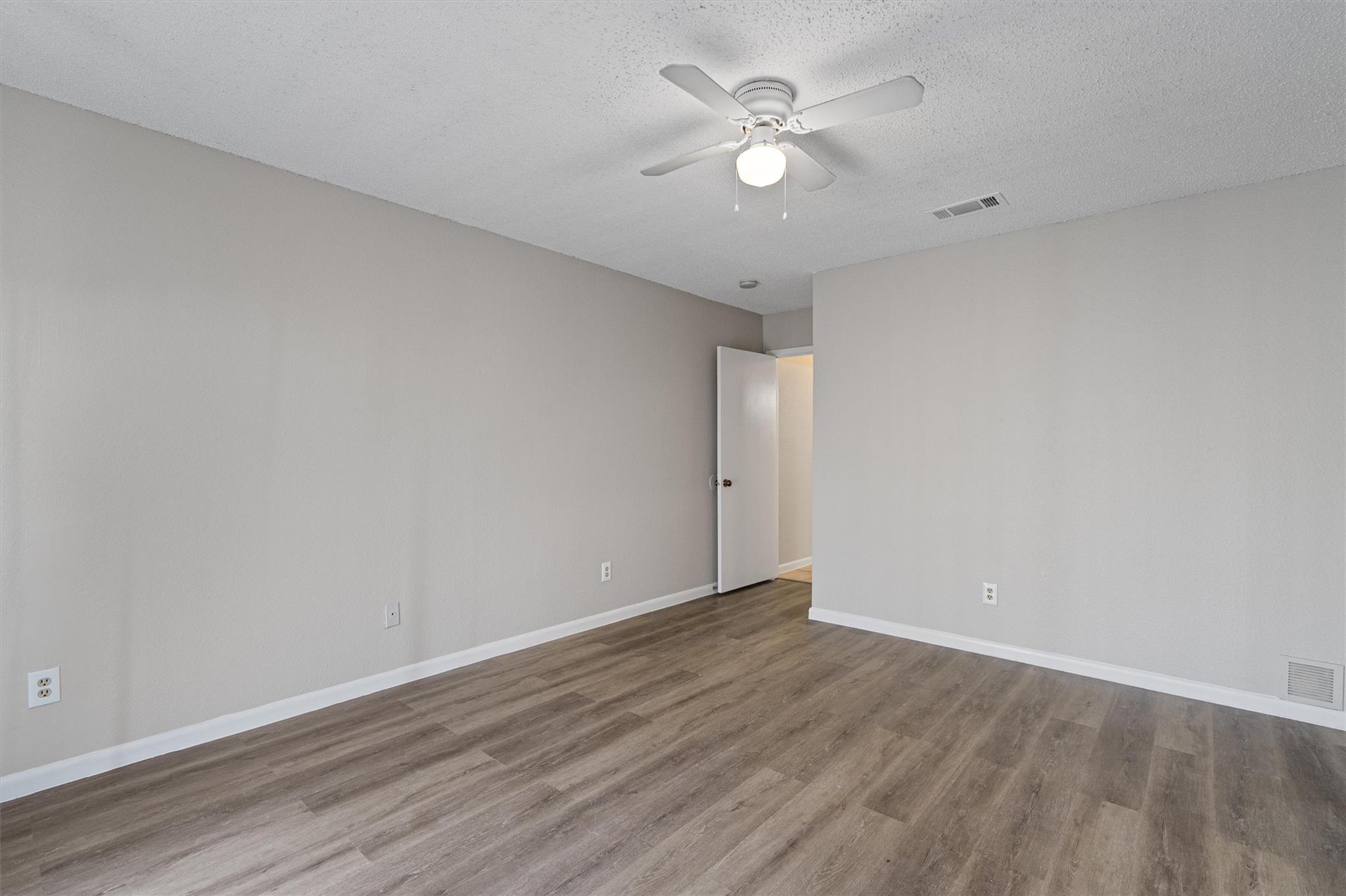 13357 Water Oak Ln #b Property Photo 13