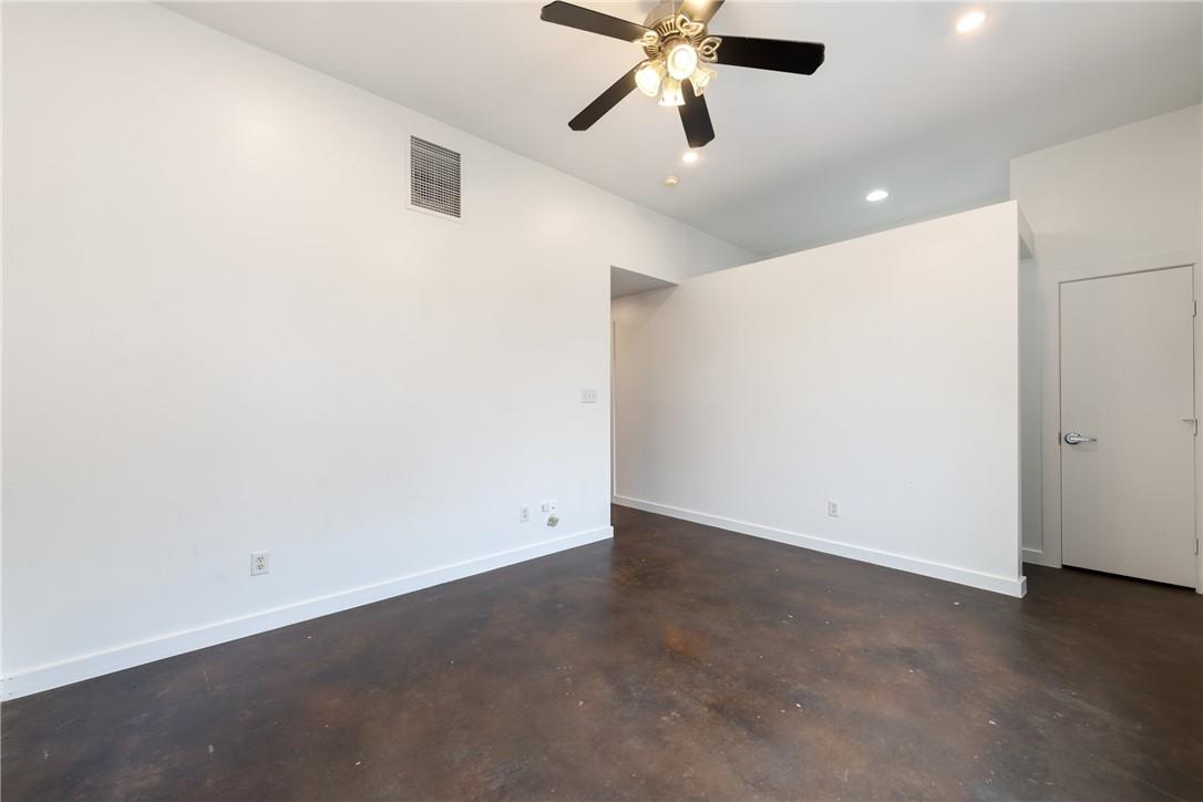 2601 E 7th St #203 Property Photo 16