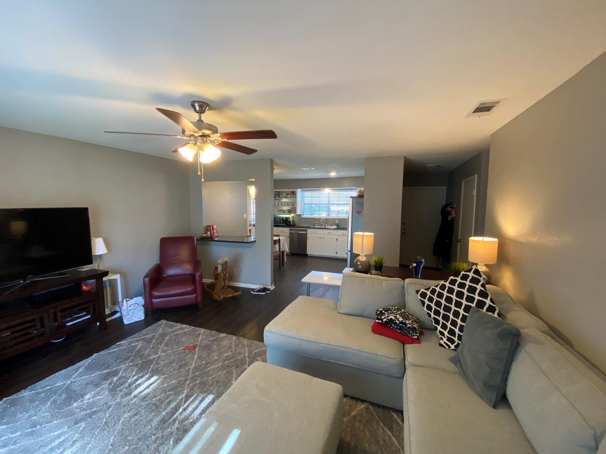 1305 E Main St Property Photo 6