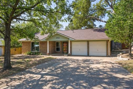 1703 Cannonwood Ln Property Photo 2
