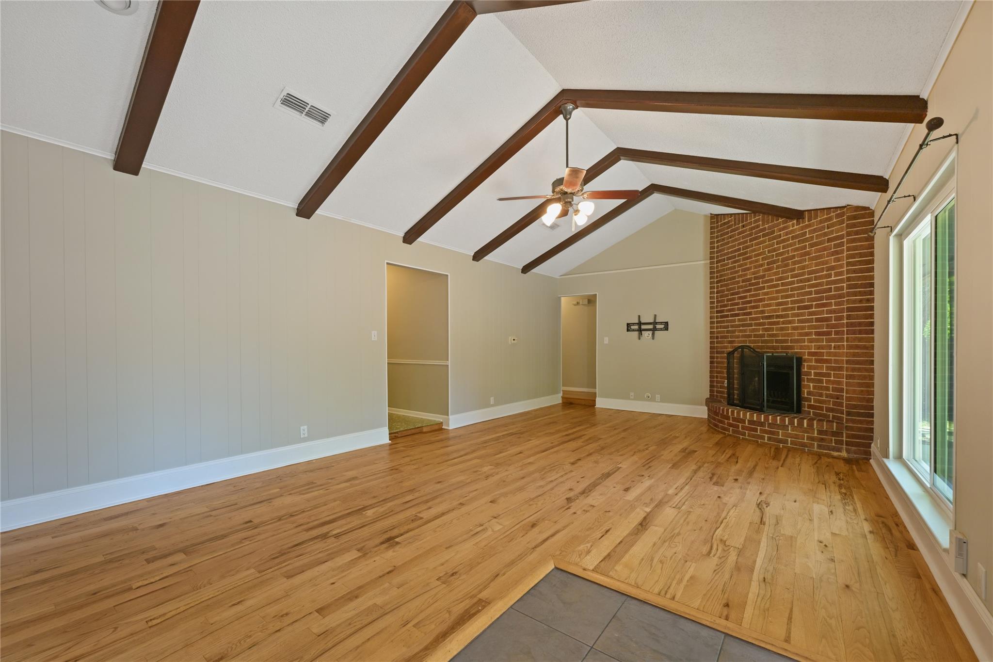 1703 Cannonwood Ln Property Photo 4