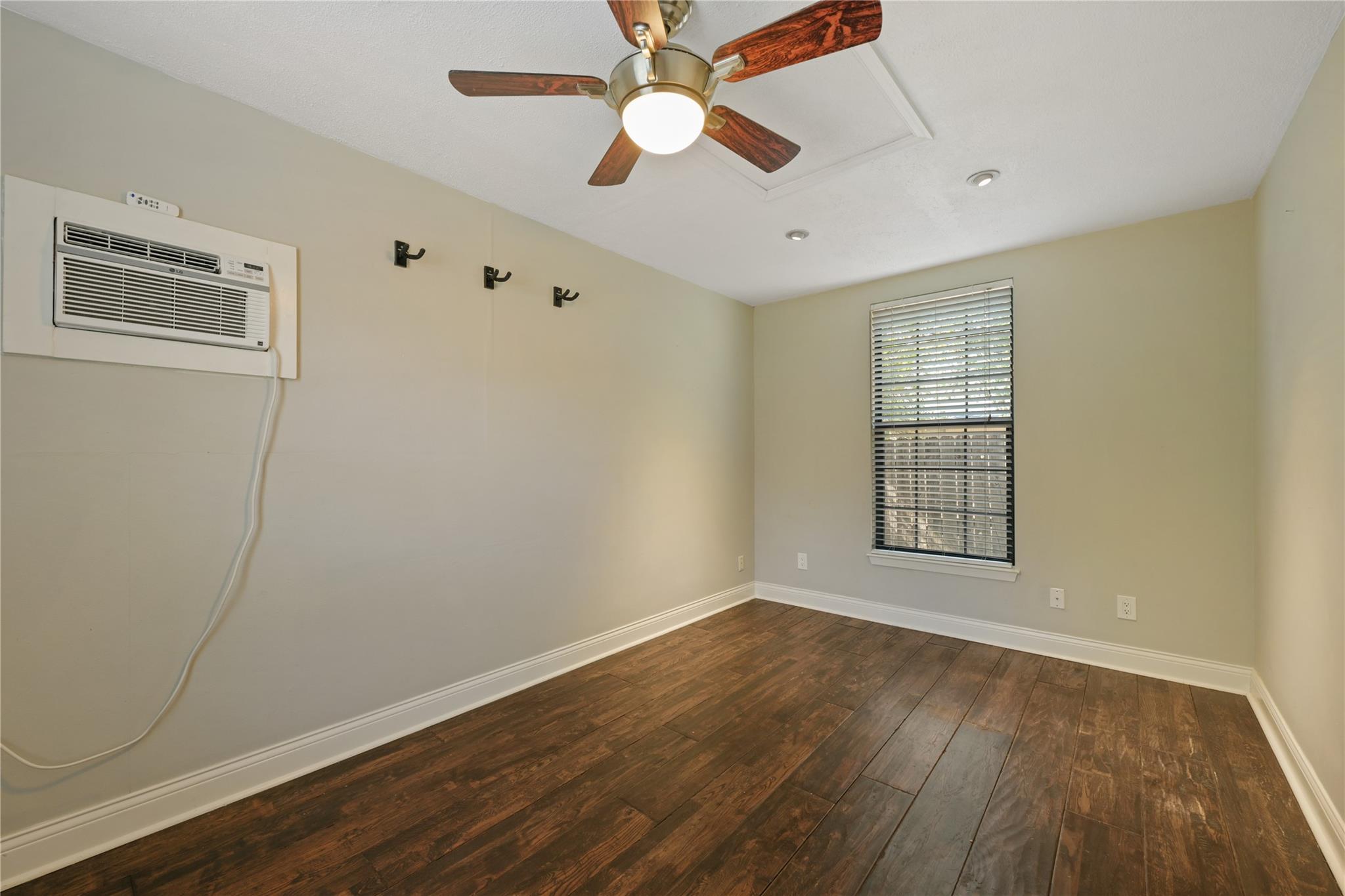 1703 Cannonwood Ln Property Photo 23