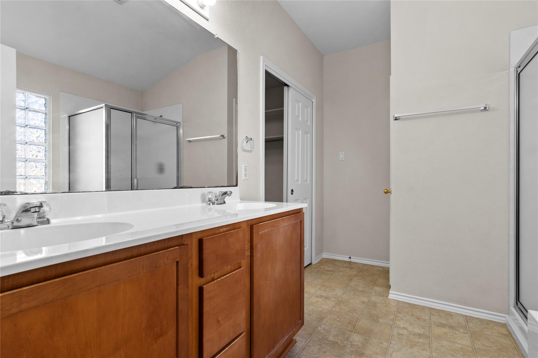 11132 Crazy Well Dr Property Photo 28