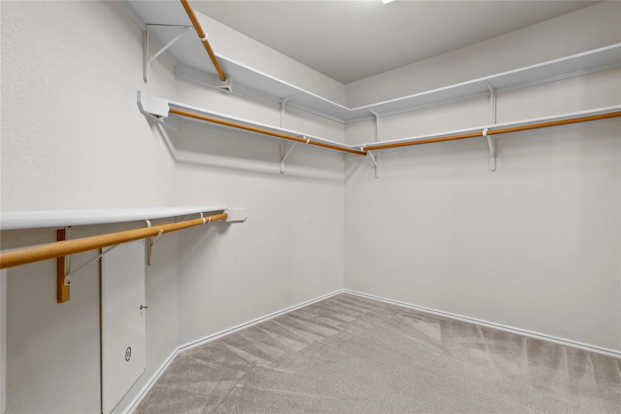 11132 Crazy Well Dr Property Photo 32