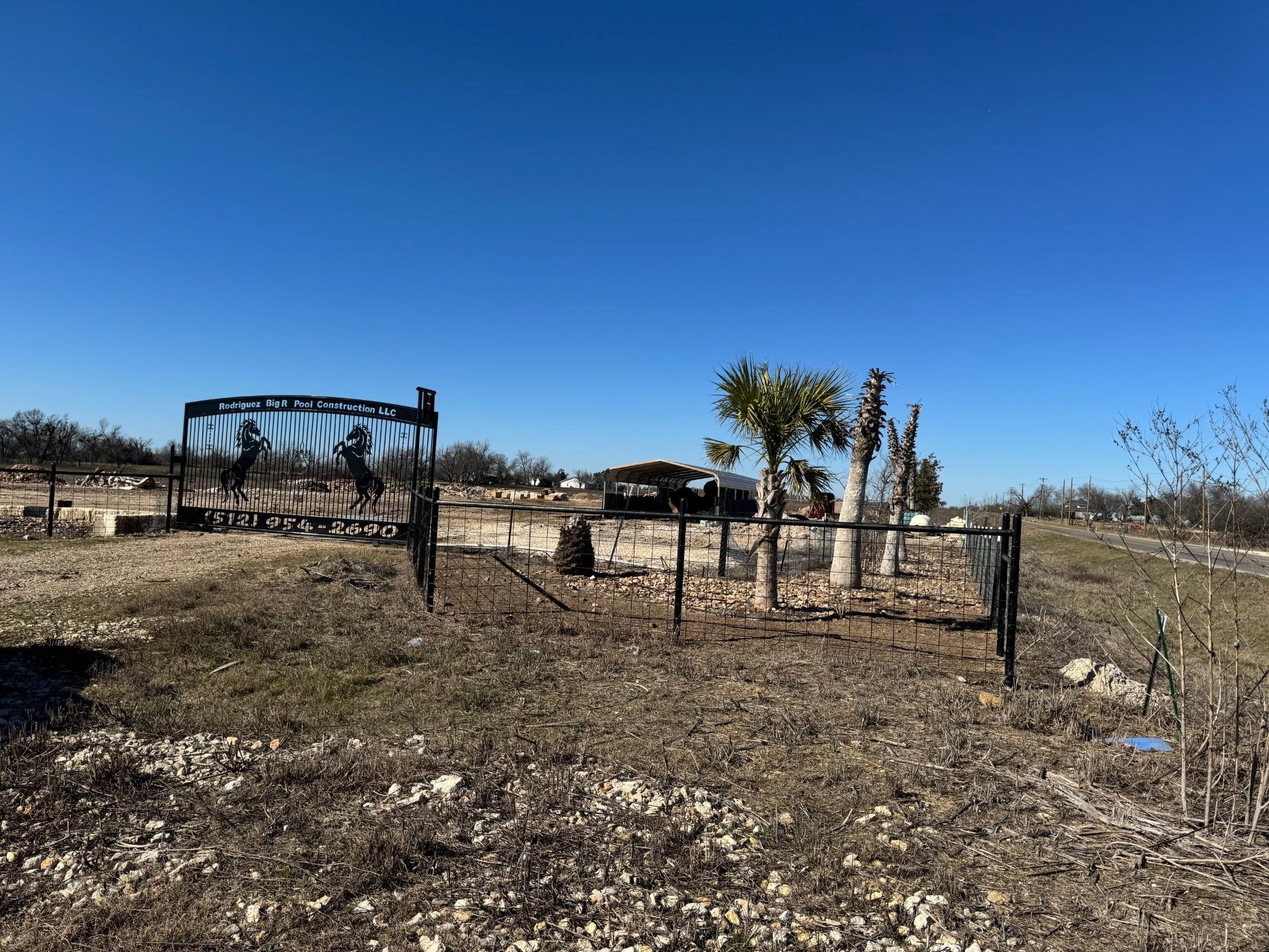 600 Fm 619 Property Photo