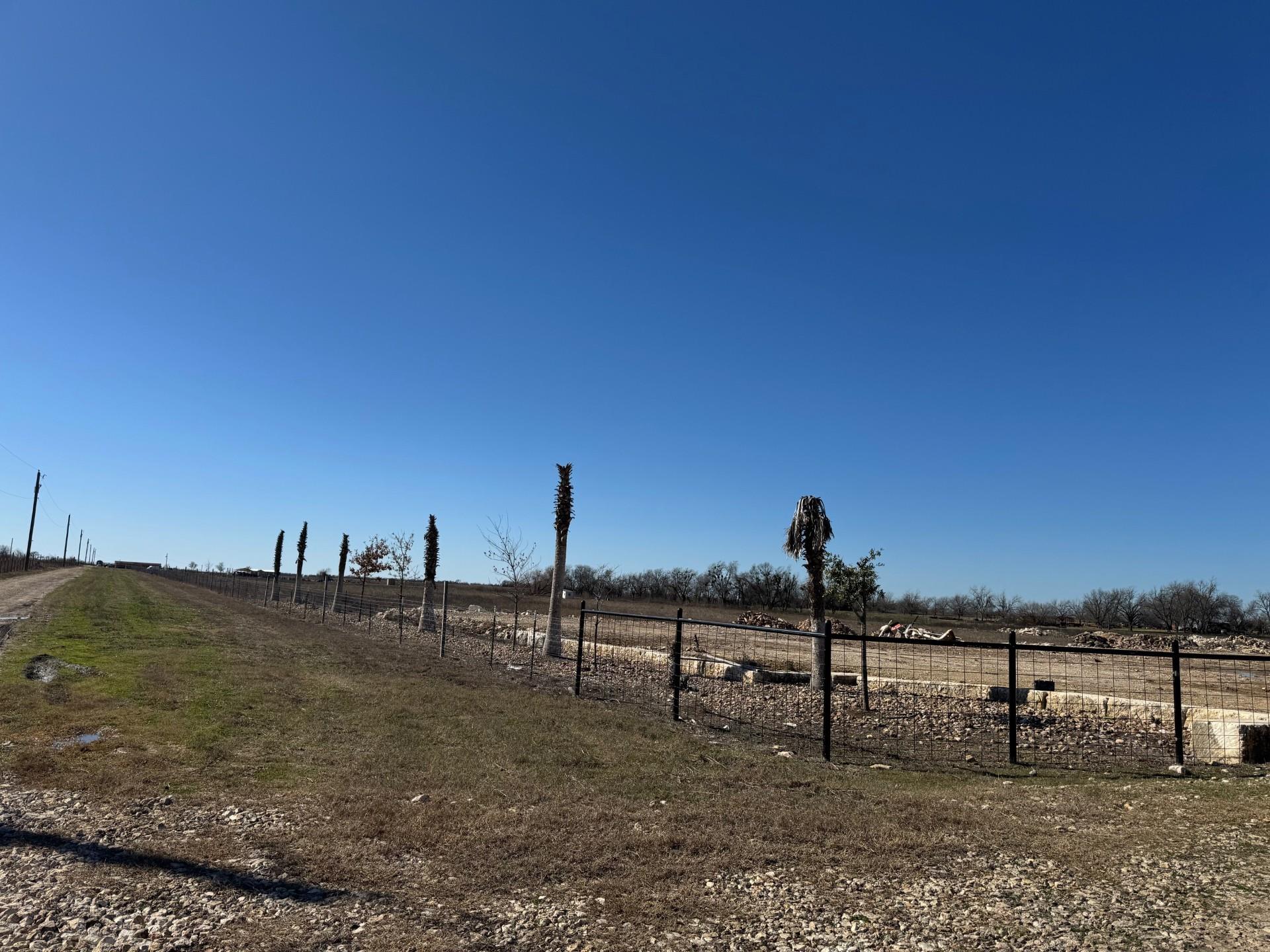 600 Fm 619 Property Photo 3