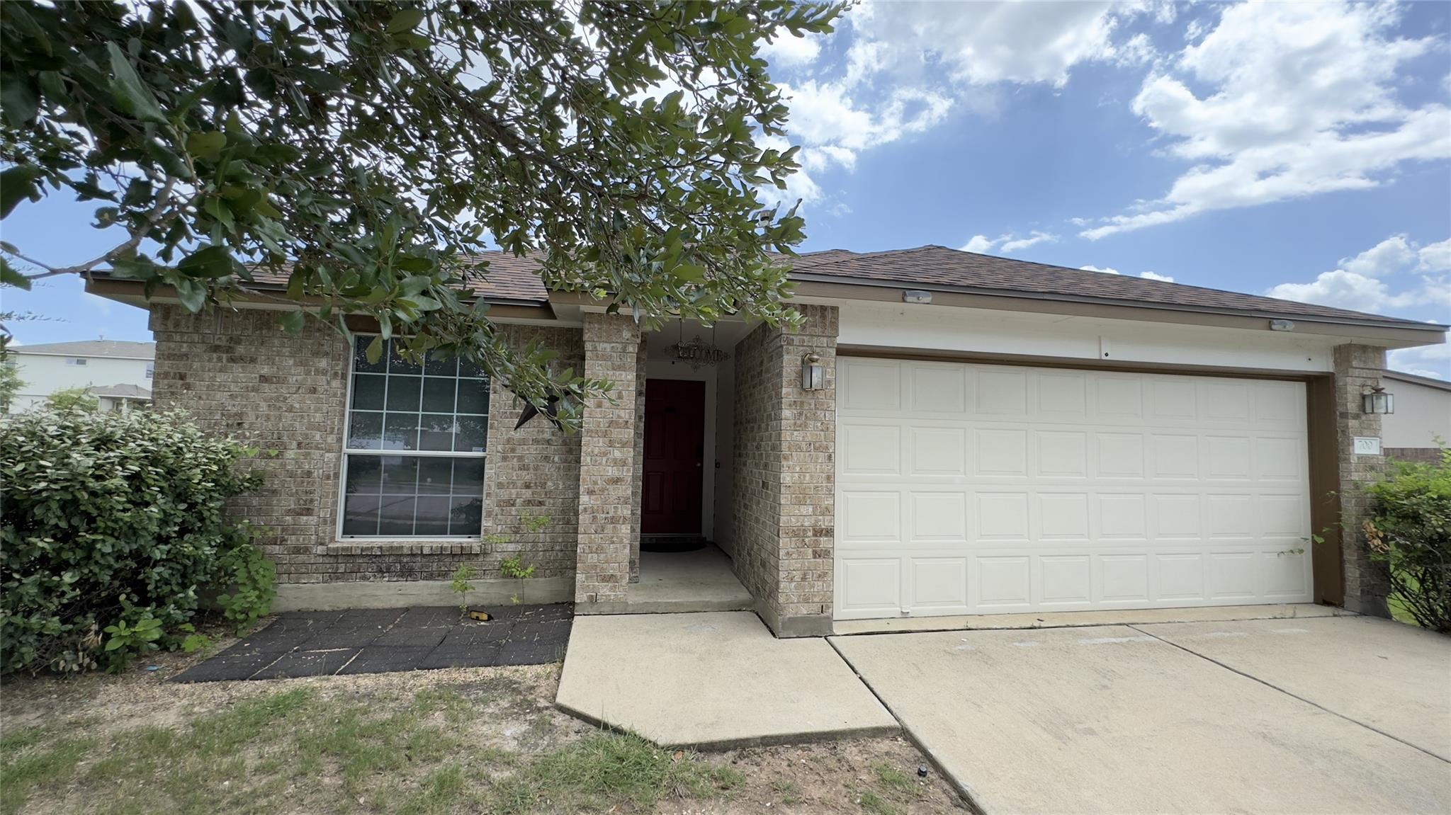 700 Sweet Leaf Ln Property Photo 1