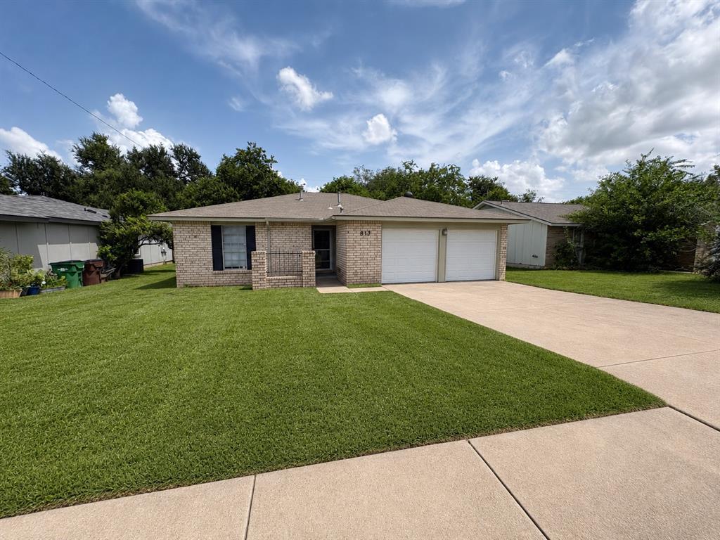 817 Cactus Dr Property Photo 1