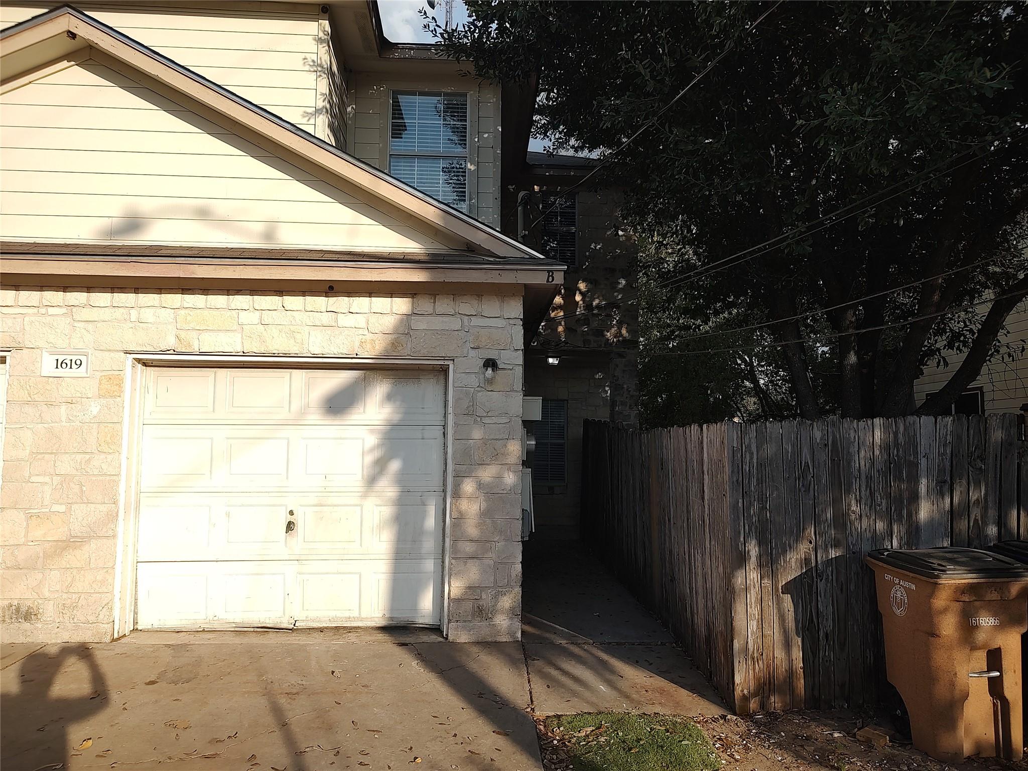 1619 Constantino Cir #b Property Photo 2
