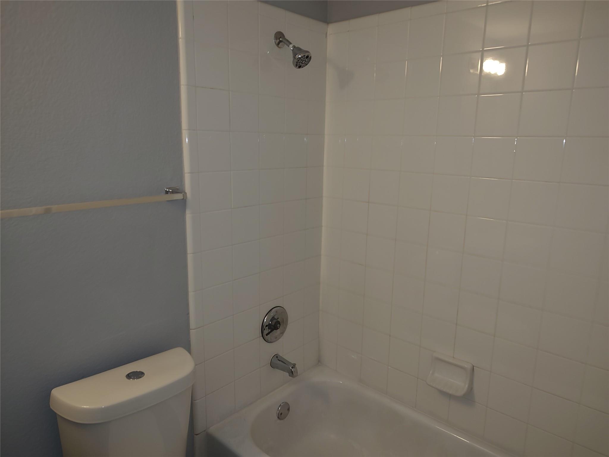 1619 Constantino Cir #b Property Photo 10