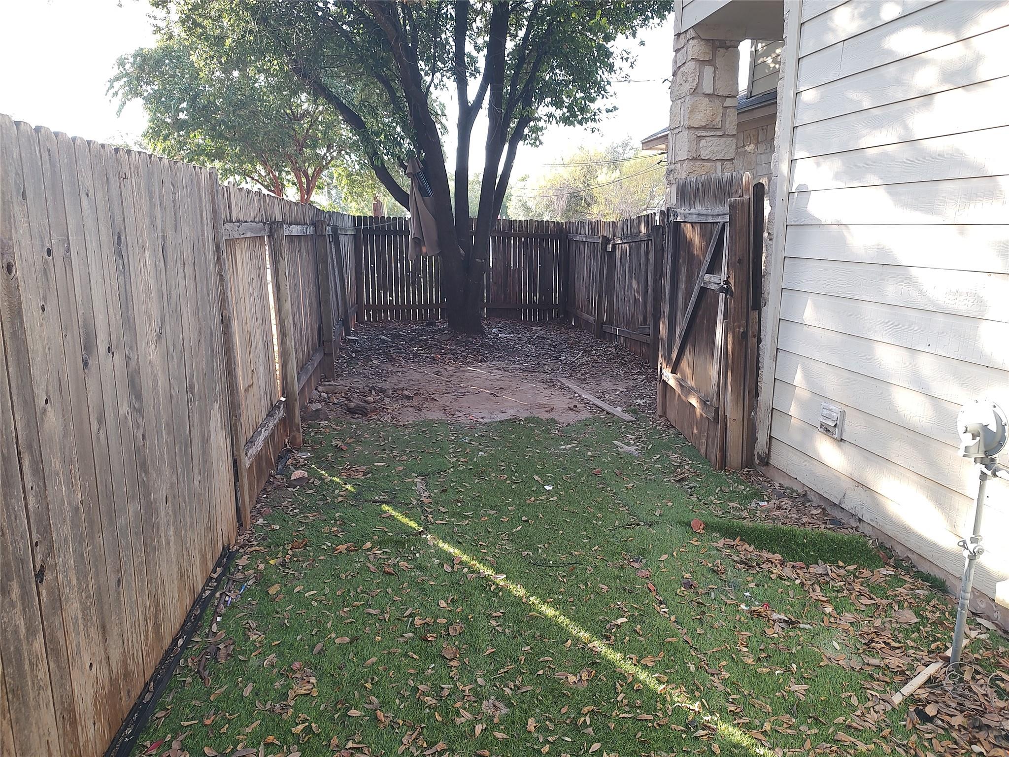 1619 Constantino Cir #b Property Photo 16