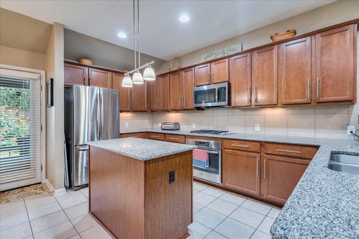 172 Mistflower Ln Property Photo 9