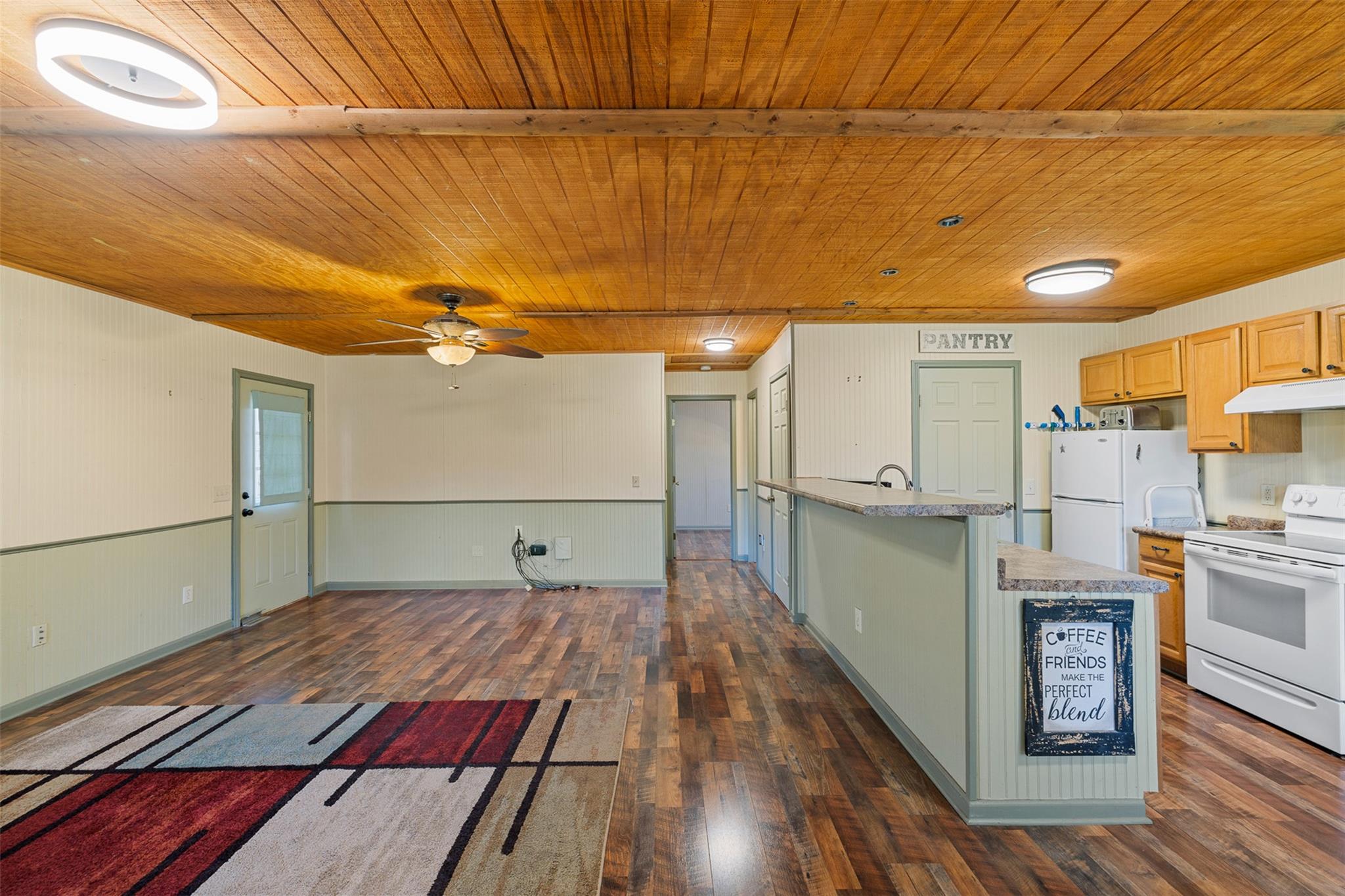 316 Woodvine Ln Property Photo 6