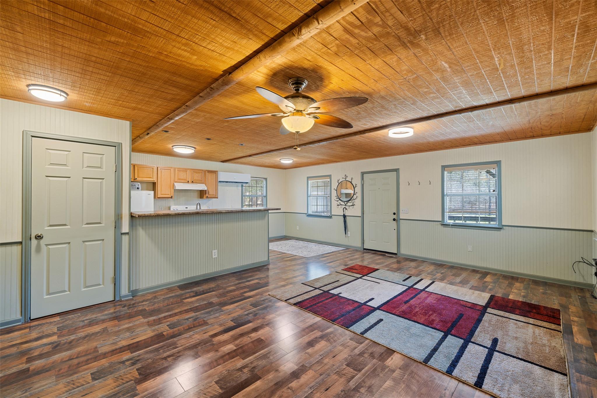 316 Woodvine Ln Property Photo 7