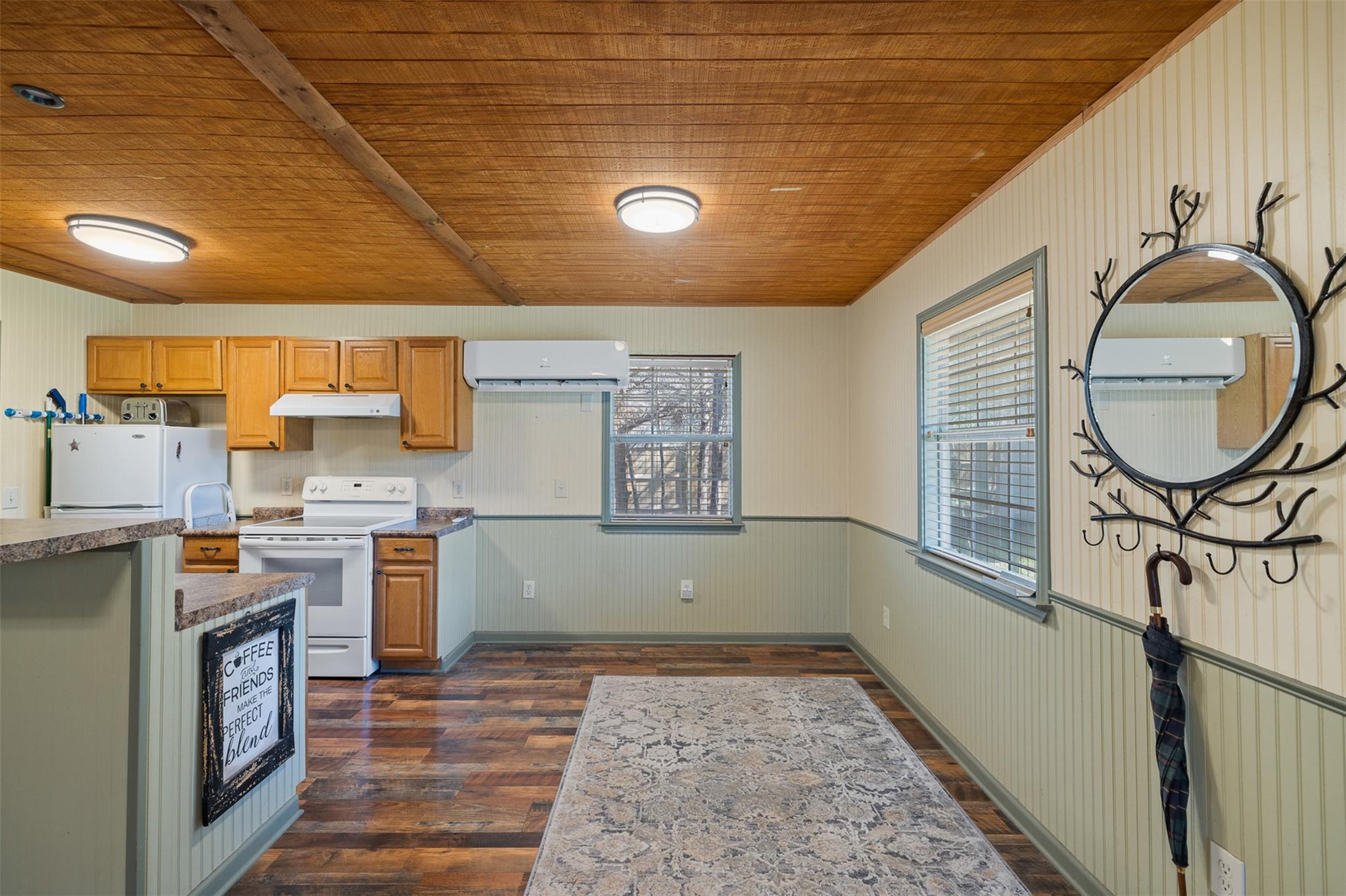 316 Woodvine Ln Property Photo 8